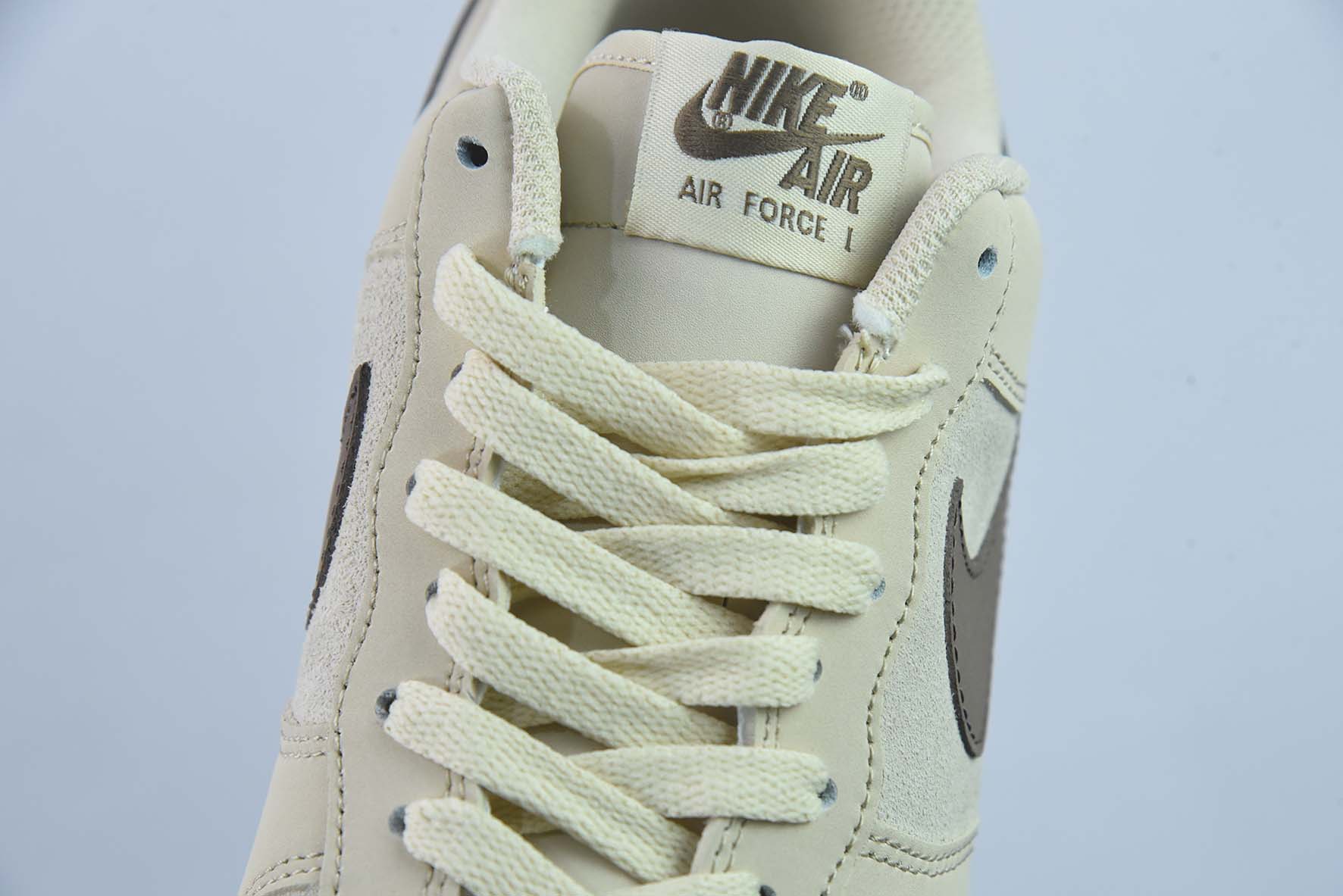 나이키 에어 포스 1 AF1 에어 포스 1 / 로우탑 카키 브라운 LV 프린트 아이템: BS6055-301 사이즈: 36-44