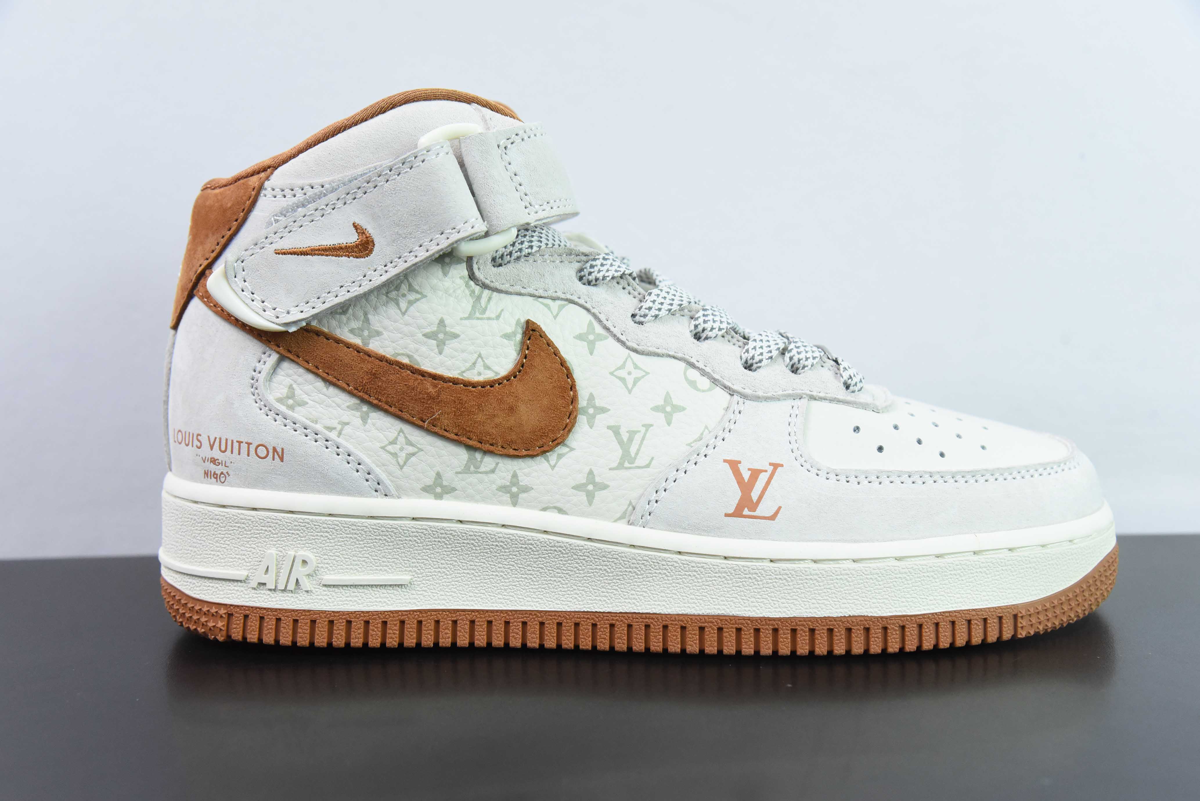 NK 에어 포스 107 로우 LV 코브랜드 - 베이지 그레이 브라운 프린트 에어 포스 1 미드탑 캐주얼 슈즈 아이템 번호: DQ7688-400 사이즈: 36-44