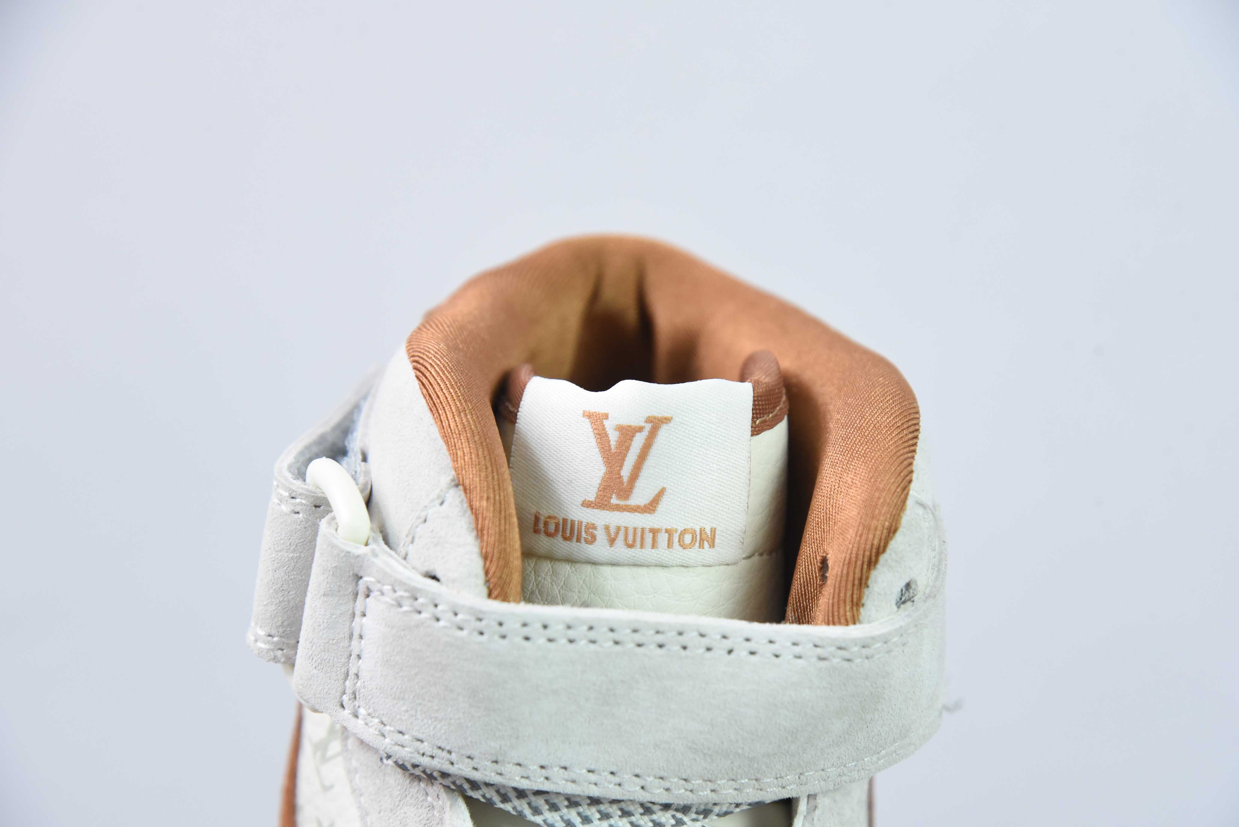 NK 에어 포스 107 로우 LV 코브랜드 - 베이지 그레이 브라운 프린트 에어 포스 1 미드탑 캐주얼 슈즈 아이템 번호: DQ7688-400 사이즈: 36-44