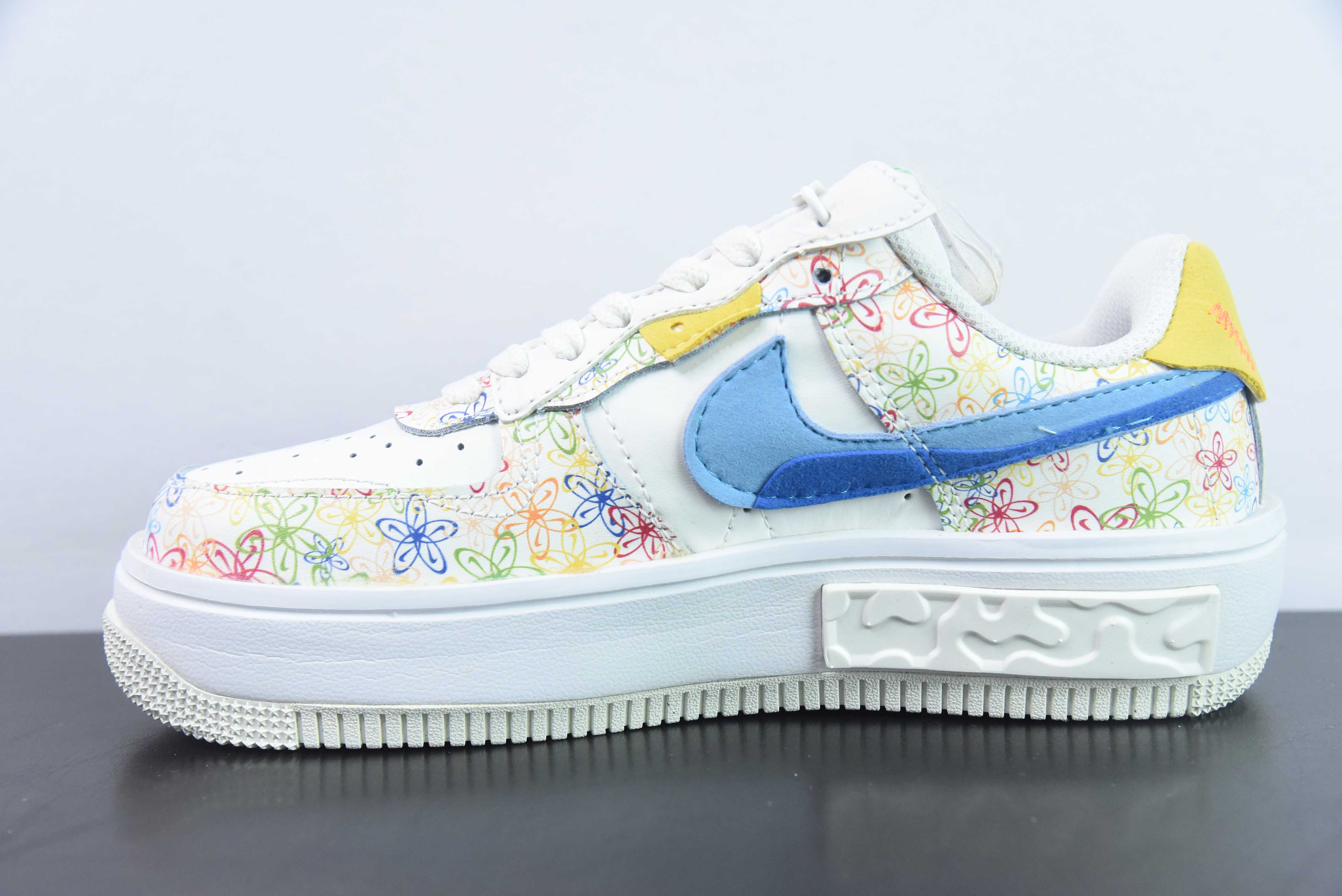 나이키 에어 포스 1 로우 07 섀도우 플로럴 마카롱 아이템 번호: DV3211 100 사이즈: 36-44