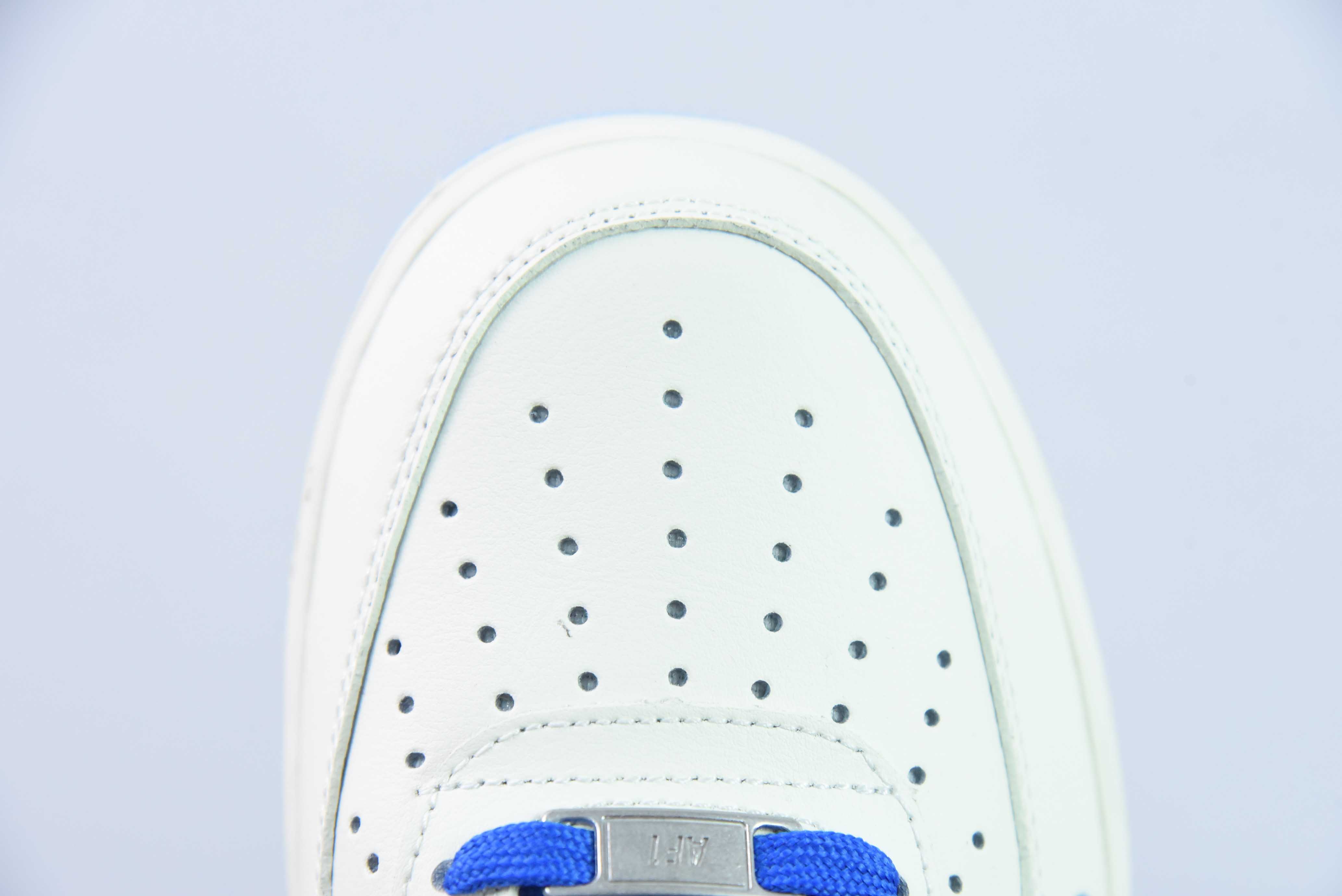 나이키 에어 포스 1 AF1 에어 포스 1/로우탑 화이트 블루 자수 스몰 라벨 아이템 번호: DB..1-211 사이즈: 36-44