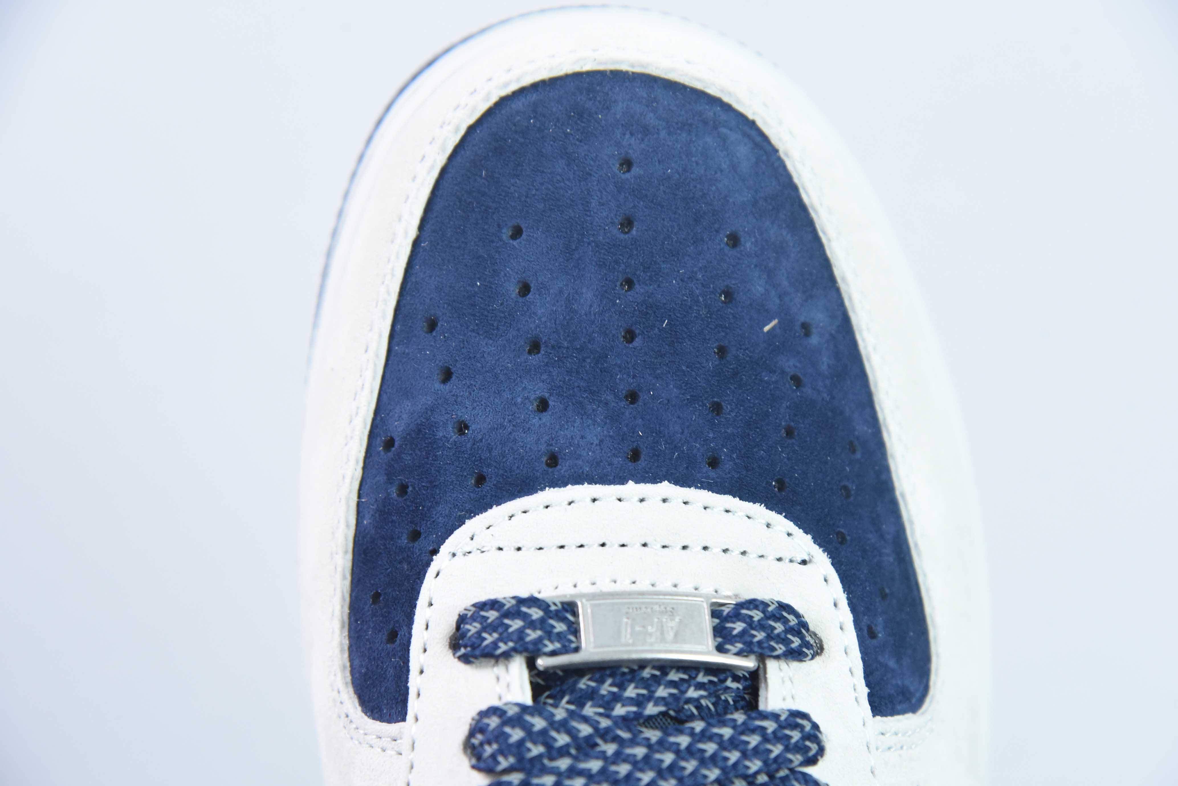 슈프림 x NK 에어 포스 107 로우 공동 브랜드 그레이 네이비 스웨이드 에어 포스 1 로우 탑 캐주얼 스니커즈 아이템 번호: ME2392-103 사이즈: 36-44