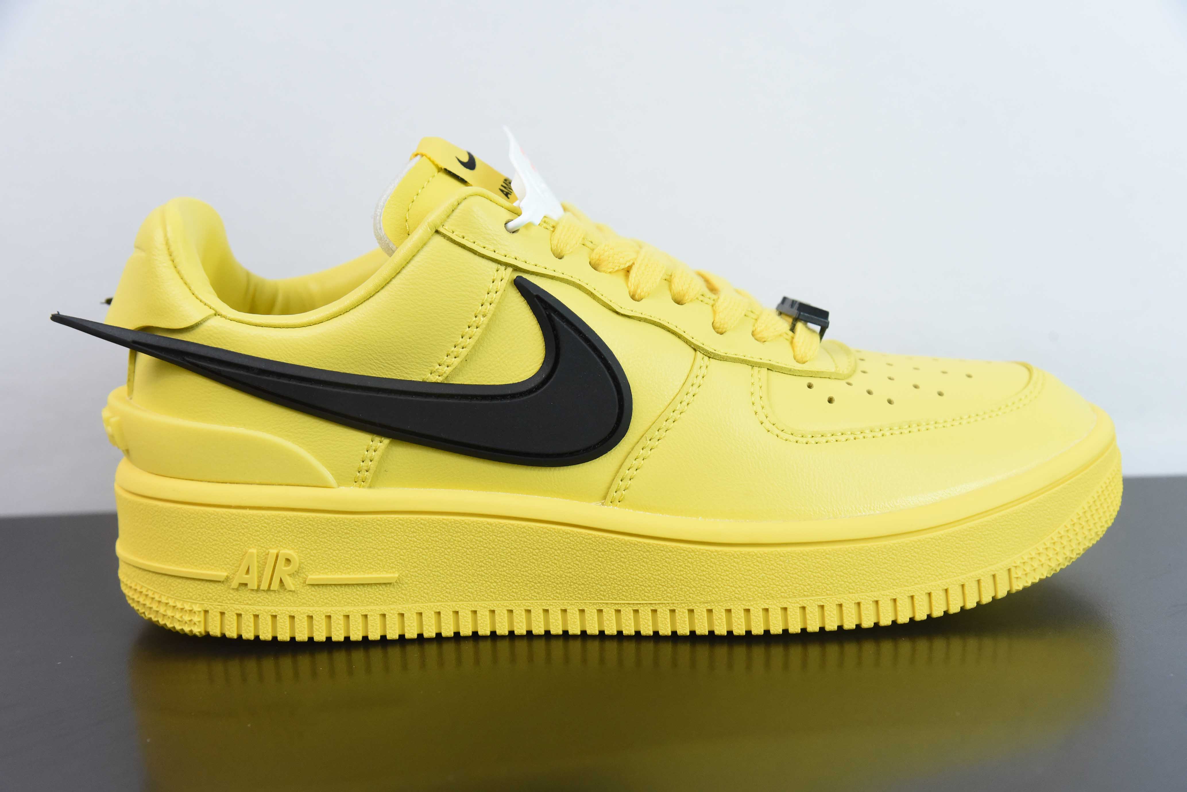 앰부시 x NK 에어 포스 1 로우 에어 포스 1 로우탑 다용도 캐주얼 트레이닝화 시리즈 와이드 하단 버전 아이템 번호: DV3464-600 사이즈: 36-44