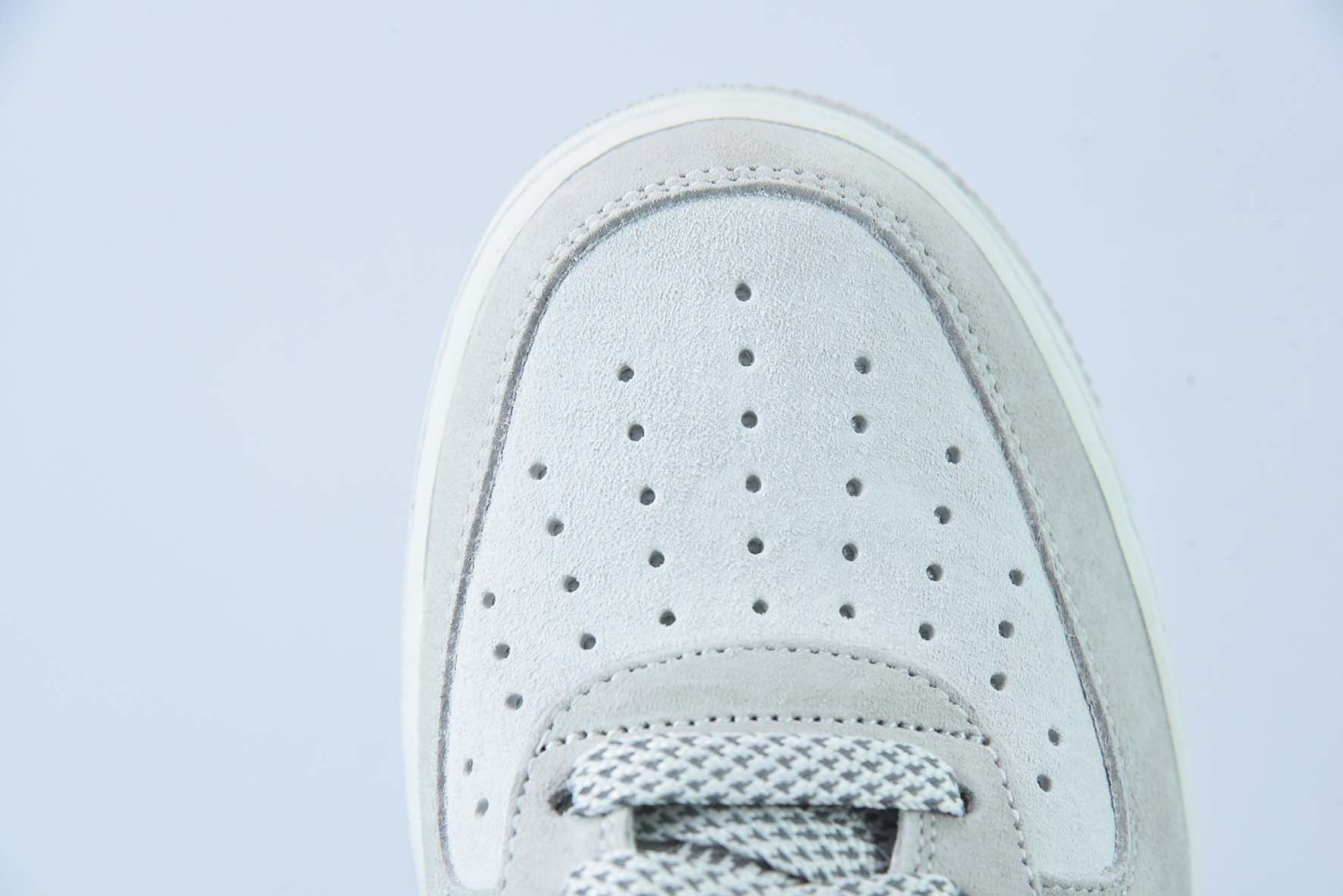 아키라×나이키 에어 포스 1 로우 07 아크틱 폭스 스웨이드 스카이 스타 컬러 에어 포스 1 아이템 번호: PA0820-273 사이즈: 34-44