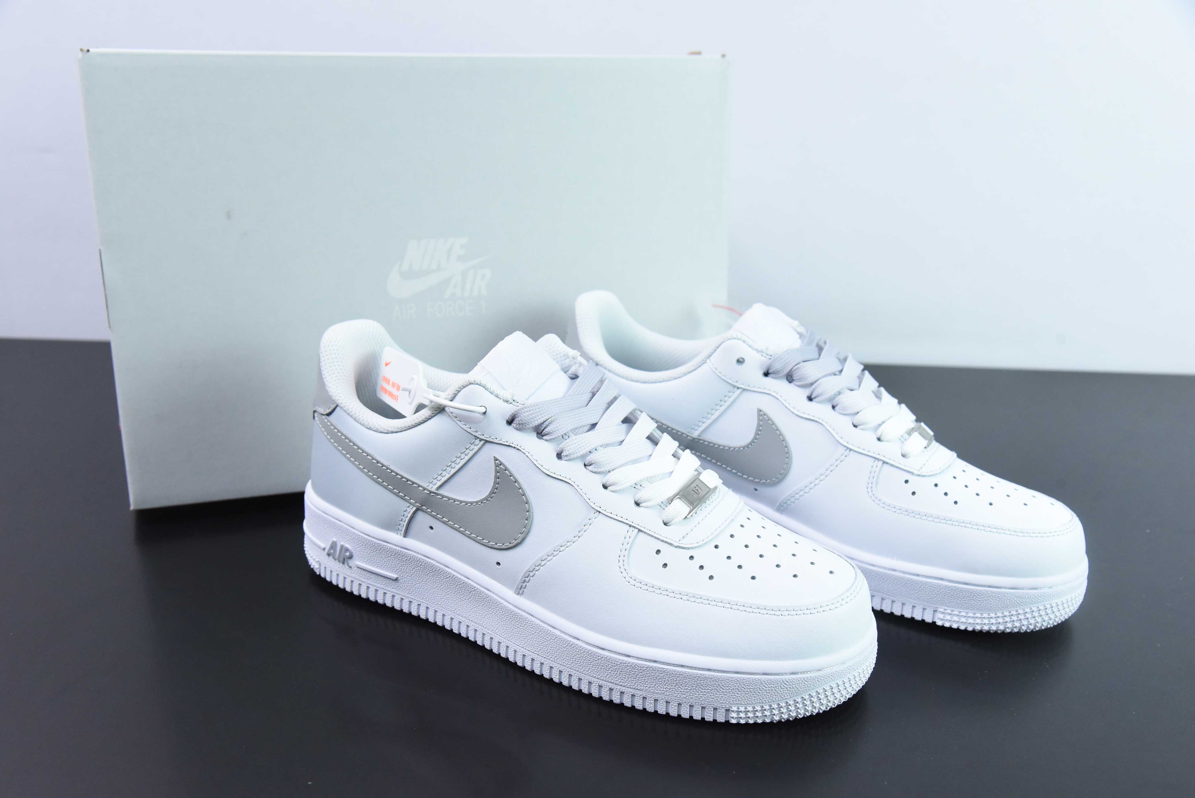 나이키 에어 포스 1 로우 07 그라데이션 그레이 후크 에어 포스 1 로우 탑 캐주얼 보드 슈즈 아이템 번호: FN0366-102 사이즈: 36-44