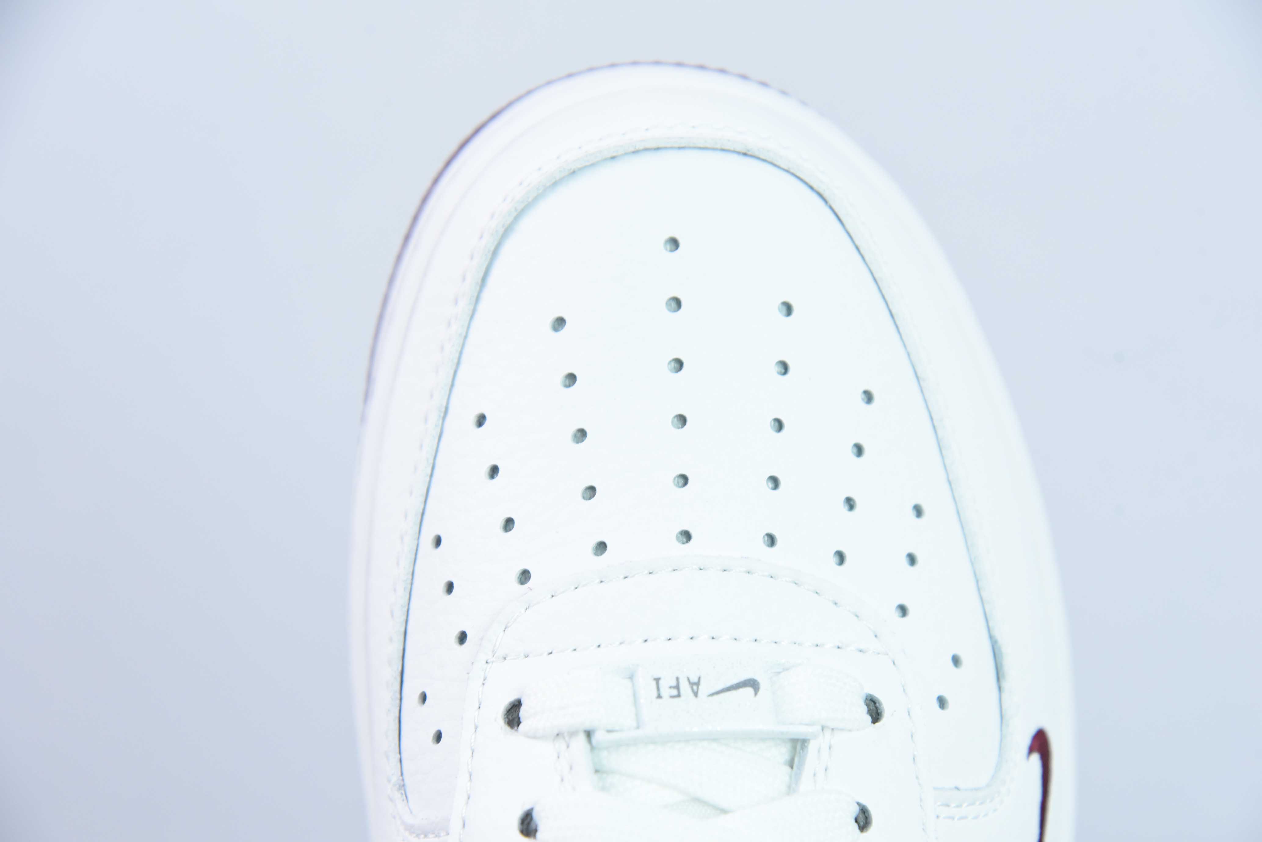 나이키 에어 포스 1 로우 07 40주년 화이트 와인 레드 에어 포스 원 아이템 번호: MN5263-125 사이즈: 36-44