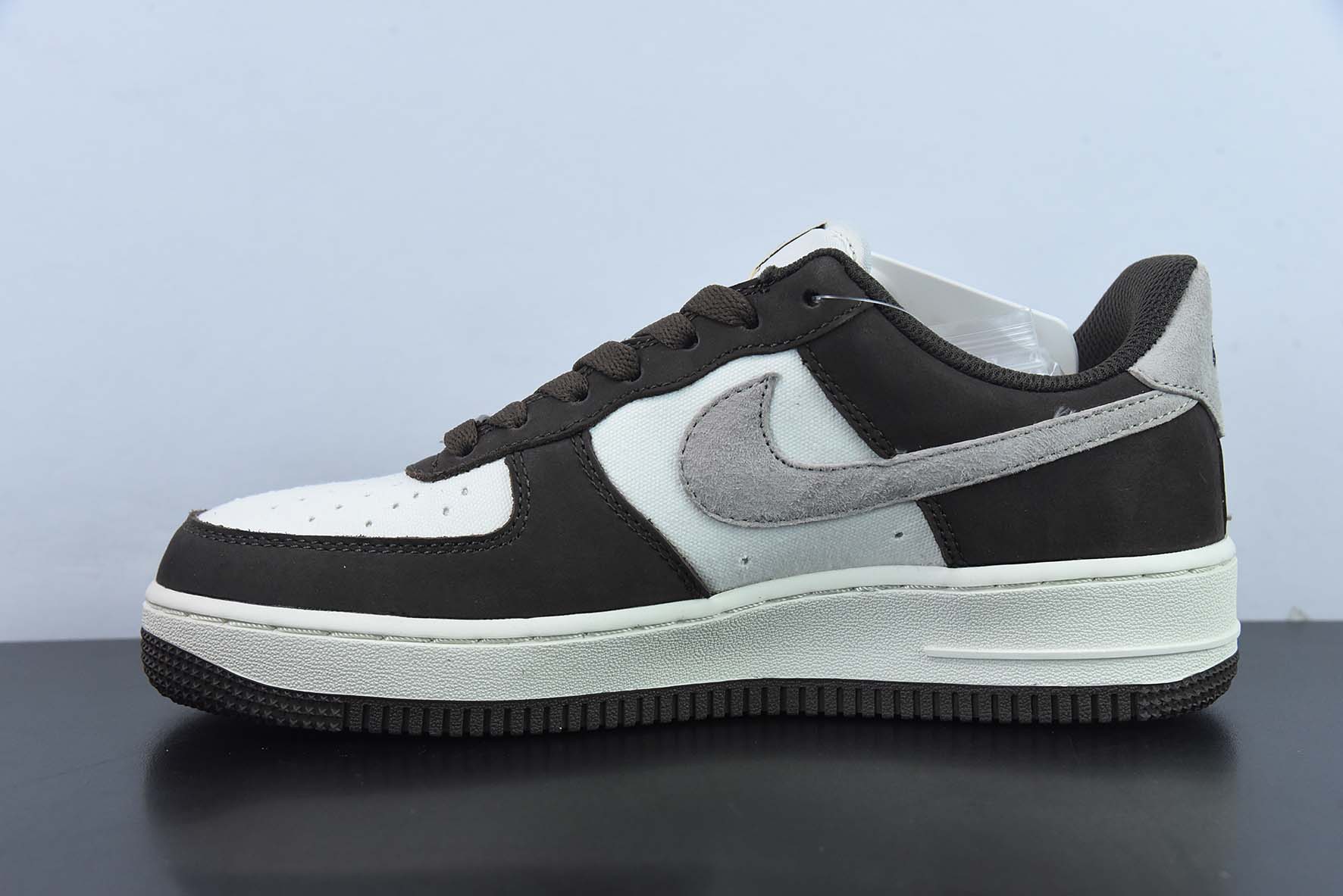 나이키 에어 포스 1 로우 07 스웨이드 화이트 모카 패치 워크 에어 포스 원 아이템 : NT9988 818 사이즈 : 36-44