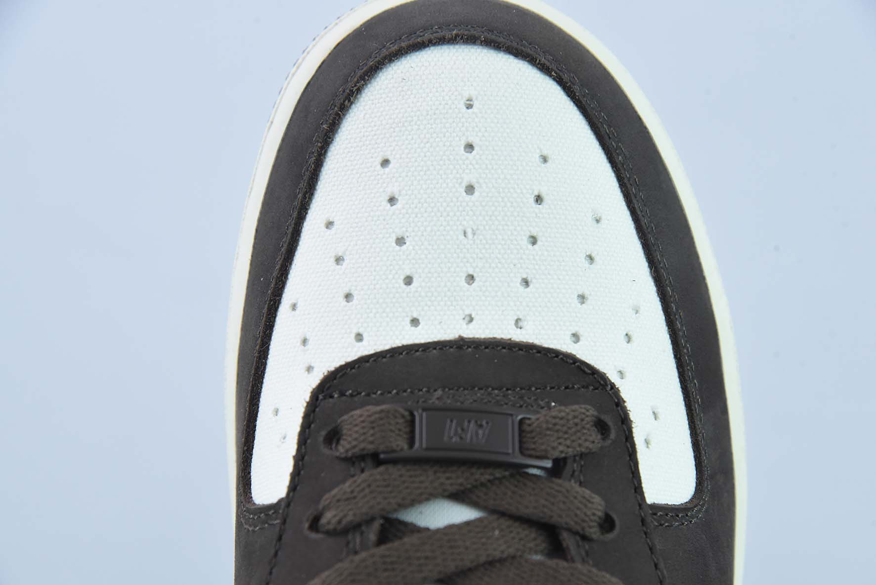 나이키 에어 포스 1 로우 07 스웨이드 화이트 모카 패치 워크 에어 포스 원 아이템 : NT9988 818 사이즈 : 36-44