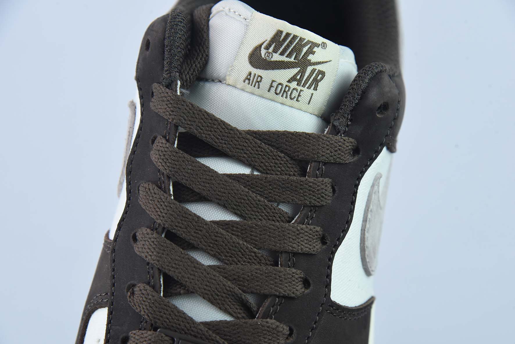 나이키 에어 포스 1 로우 07 스웨이드 화이트 모카 패치 워크 에어 포스 원 아이템 : NT9988 818 사이즈 : 36-44