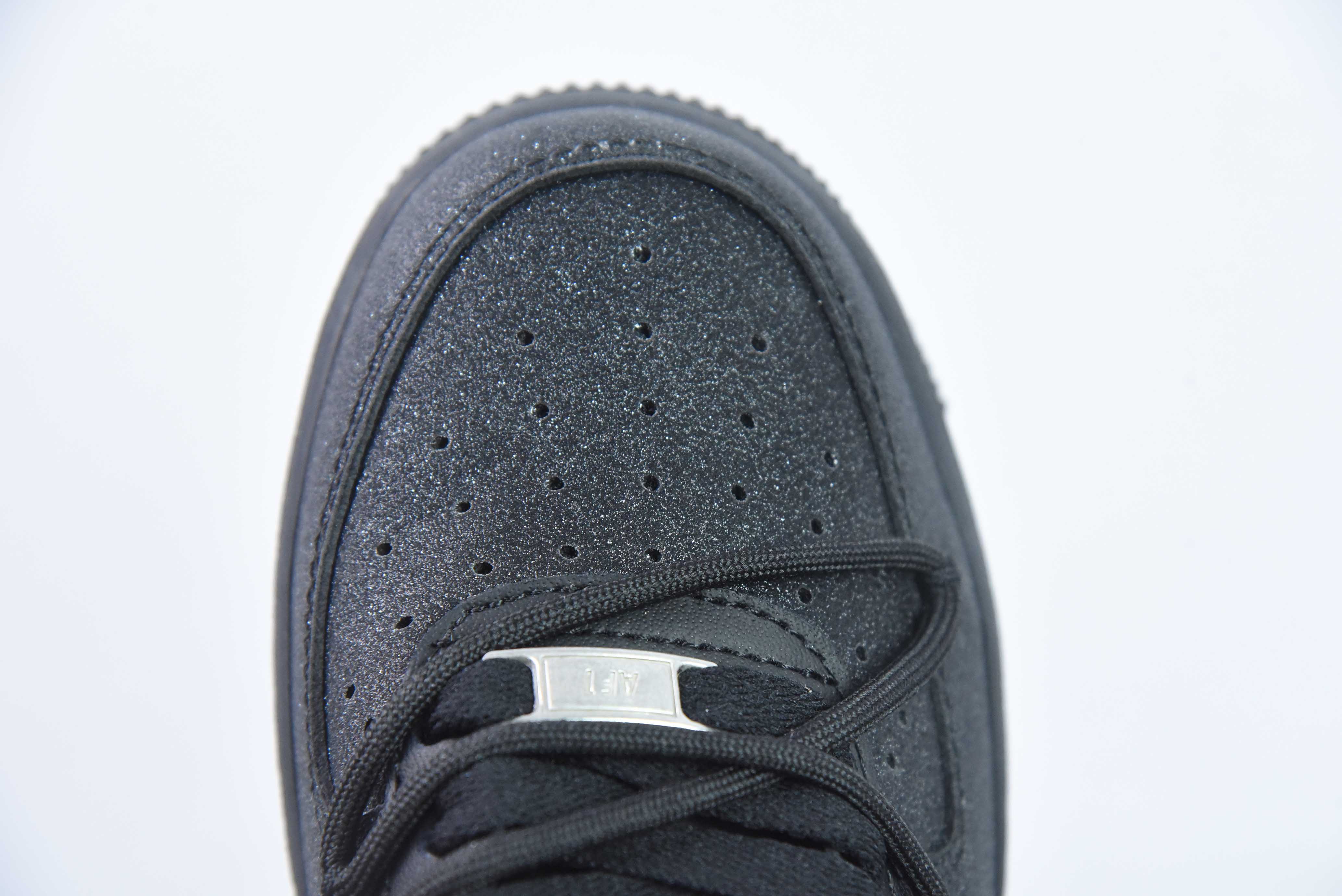 NK 에어 포스 1 07 로우 클린핏 하이 스트리트 레트로 스타일 다이아몬드 가득한 별이 가득한 올 블랙 에어 포스 원 로우 탑 백 캐주얼 트레이너 아이템 번호 : ZH0316-030 사이즈 : 36-44