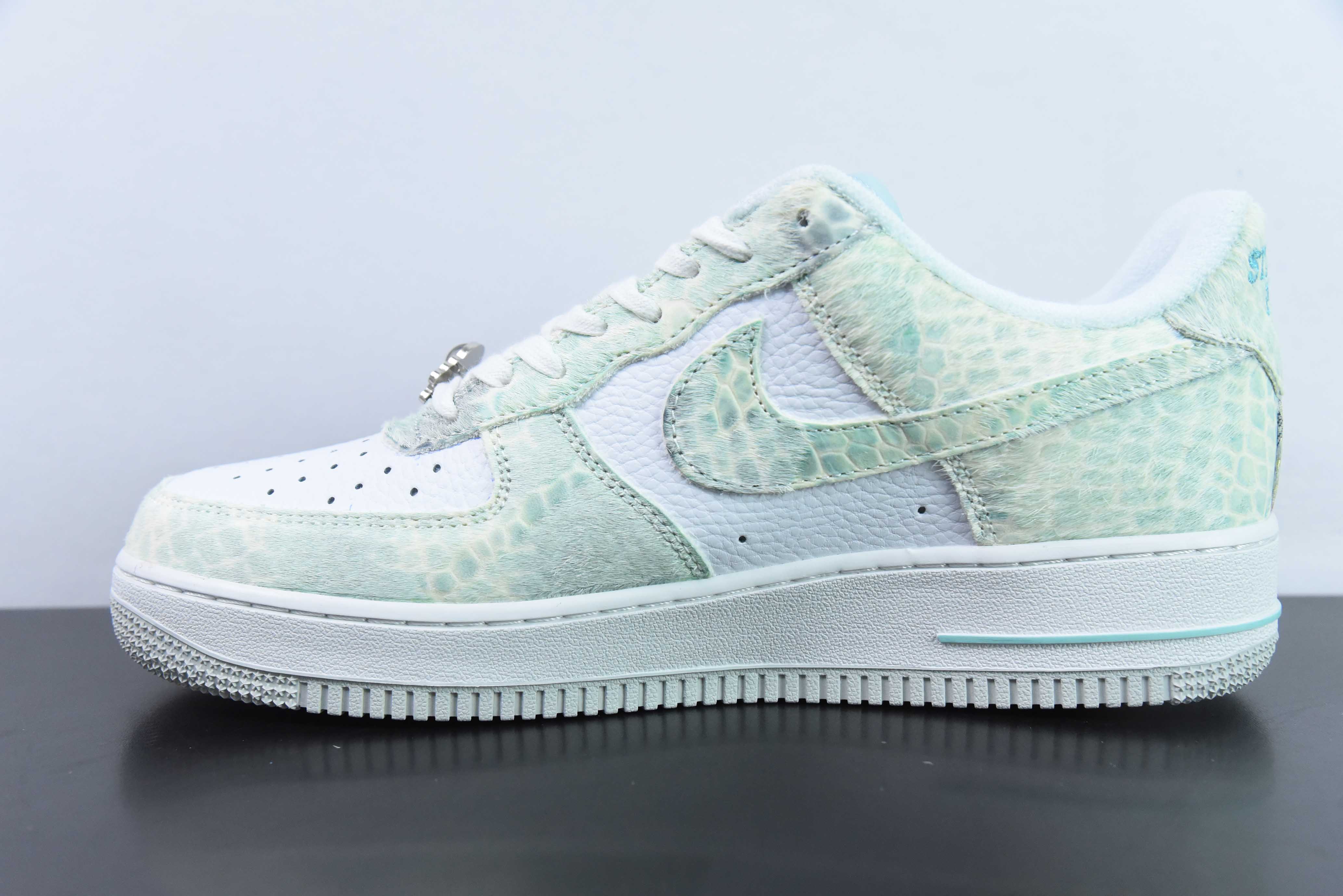 나이키 에어 포스 1 07 로우 에어 포스 원 로우 탑 백 캐주얼 스니커즈 스팀 인형 CNY 용의 해 한정 드래곤 씨 드래곤 팰리스 제 3 왕자 화이트 그린 FA1232-001 사이즈: 36-46