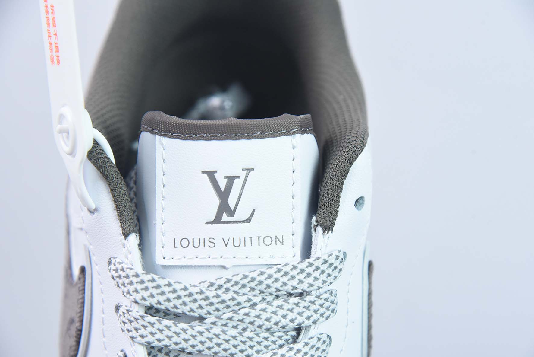 AAG11910142 나이키 에어 포스 1 07 로우 LV 공동 브랜드 다크 엘프 - 다크 그레이 데님 에어 포스 1 로우탑 아이템 번호: CV0670-300 사이즈: 36-44