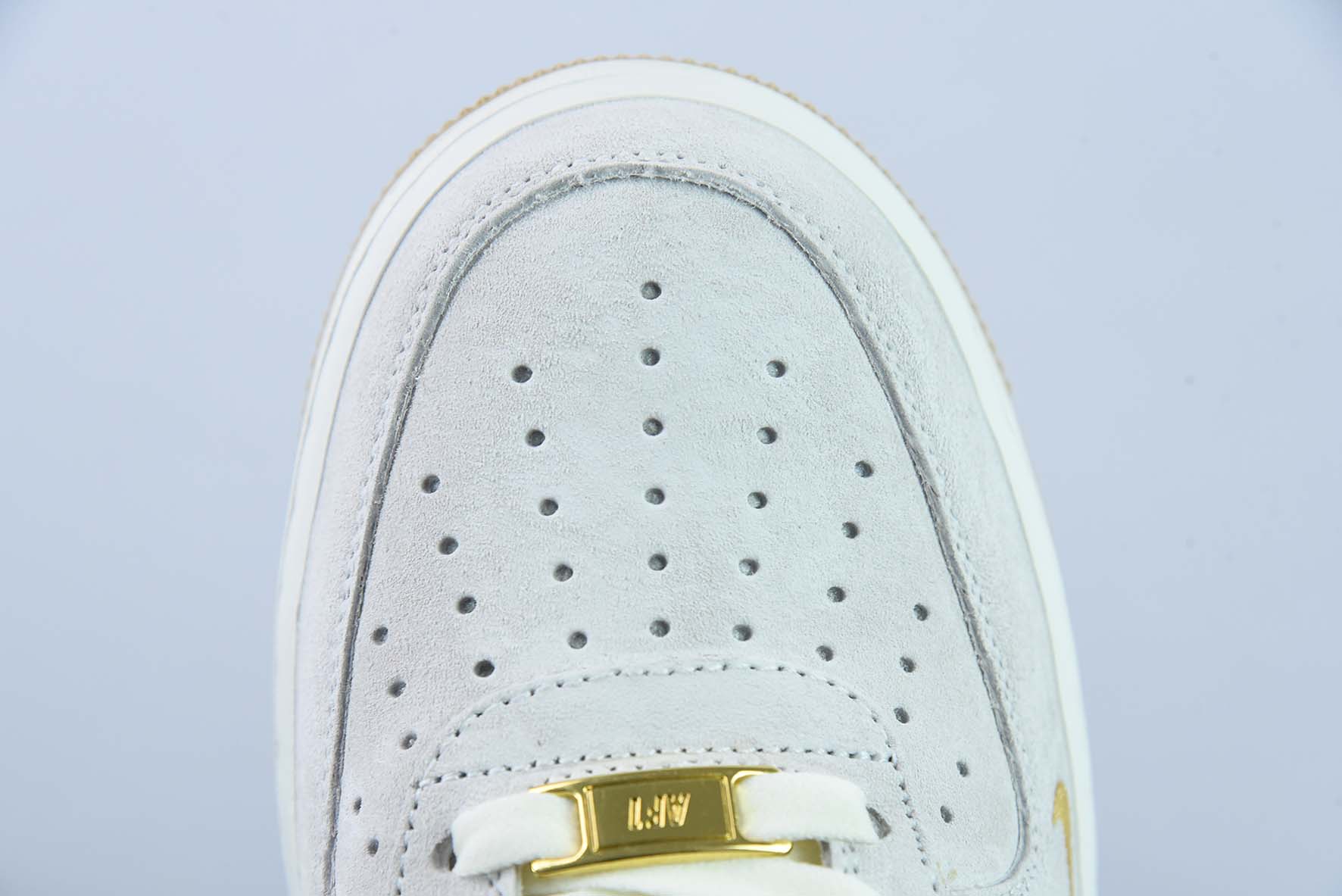 에어 포스 107 로우 스몰 후크 카키 스웨이드 에어 포스 1 로우 탑 캐주얼 스니커즈 아이템 번호 KK5636-310 사이즈: 36-44