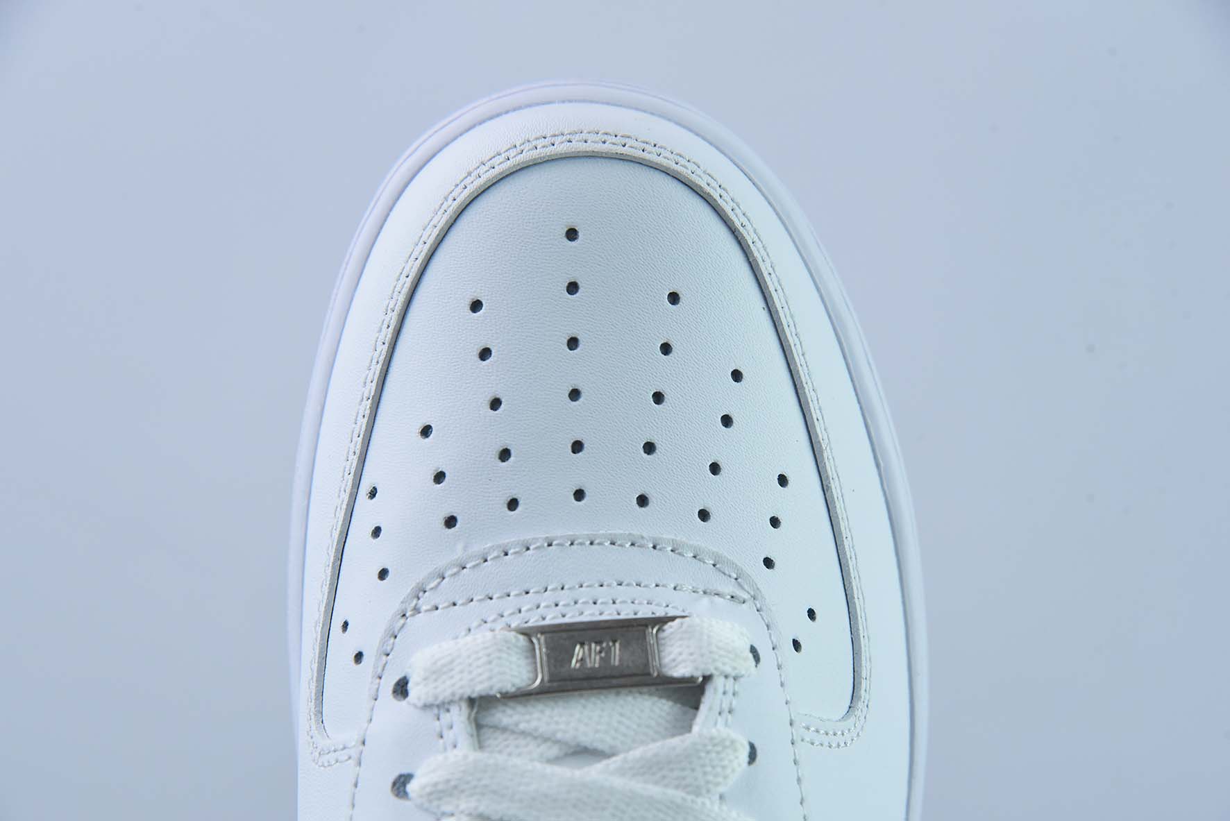 나이키 에어 포스 1 로우 07 화이트 워터 앤 문 컬러 로우 탑 에어 포스 1 아이템 번호: WU5696-033 사이즈: 36-44