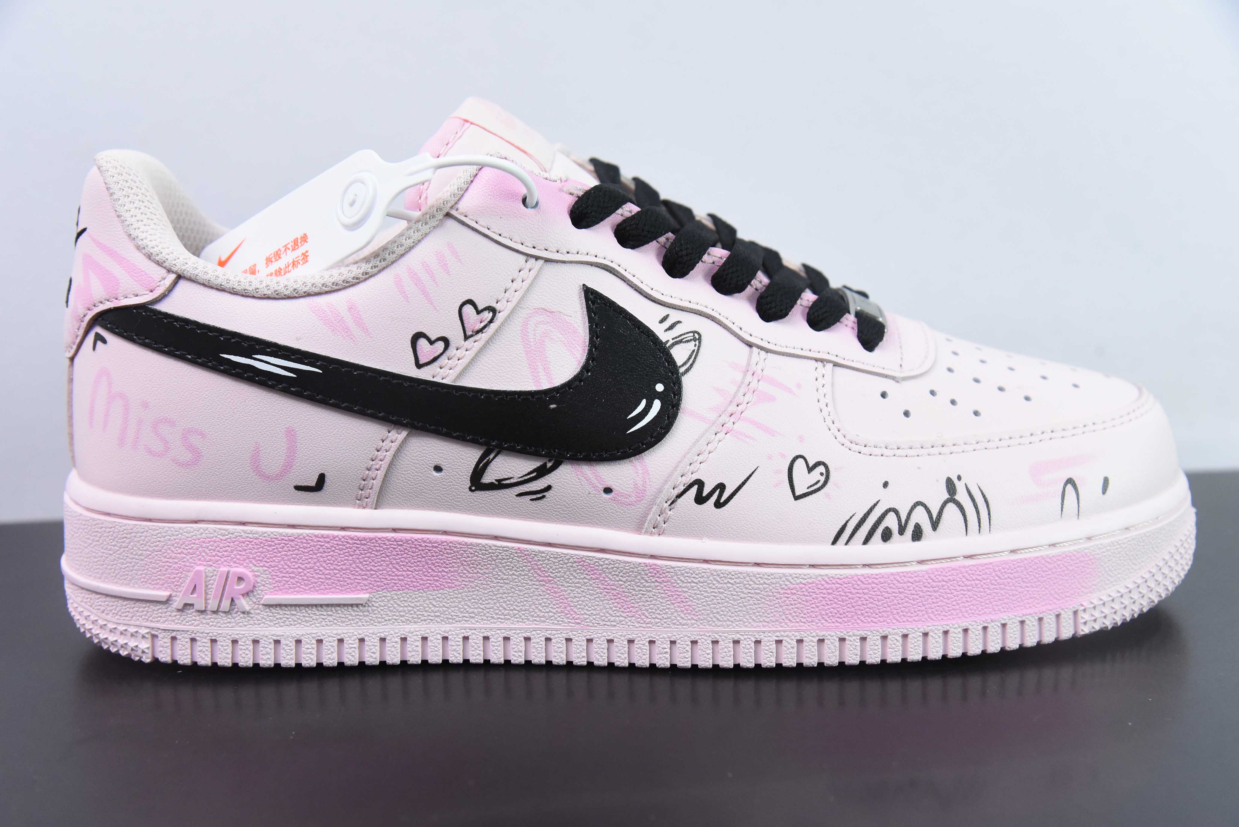 나이키 에어 포스 107 로우 보조 테마 피치 핑크 에어 브러시드 에어 포스 1 로우탑 캐주얼 보드숏 아이템 번호: CW2288-111 사이즈: 36-44
