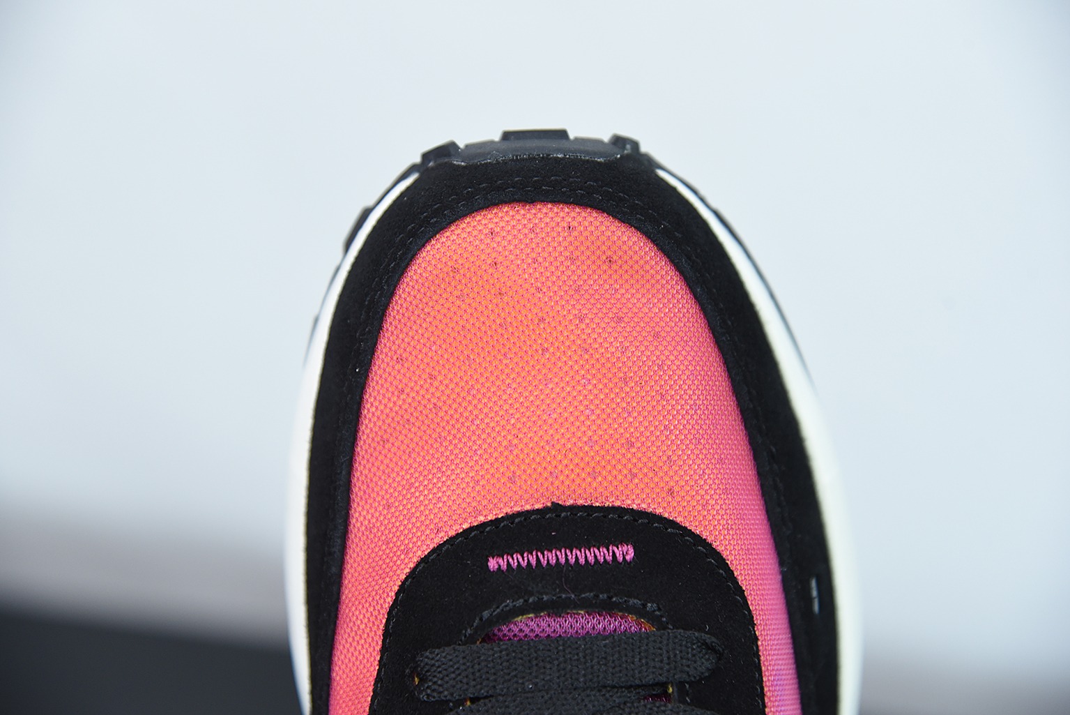 와플 제너레이션 시리즈 조깅화 블랙 퍼플 골드 품목 번호: DA7995-600 사이즈: 36-44