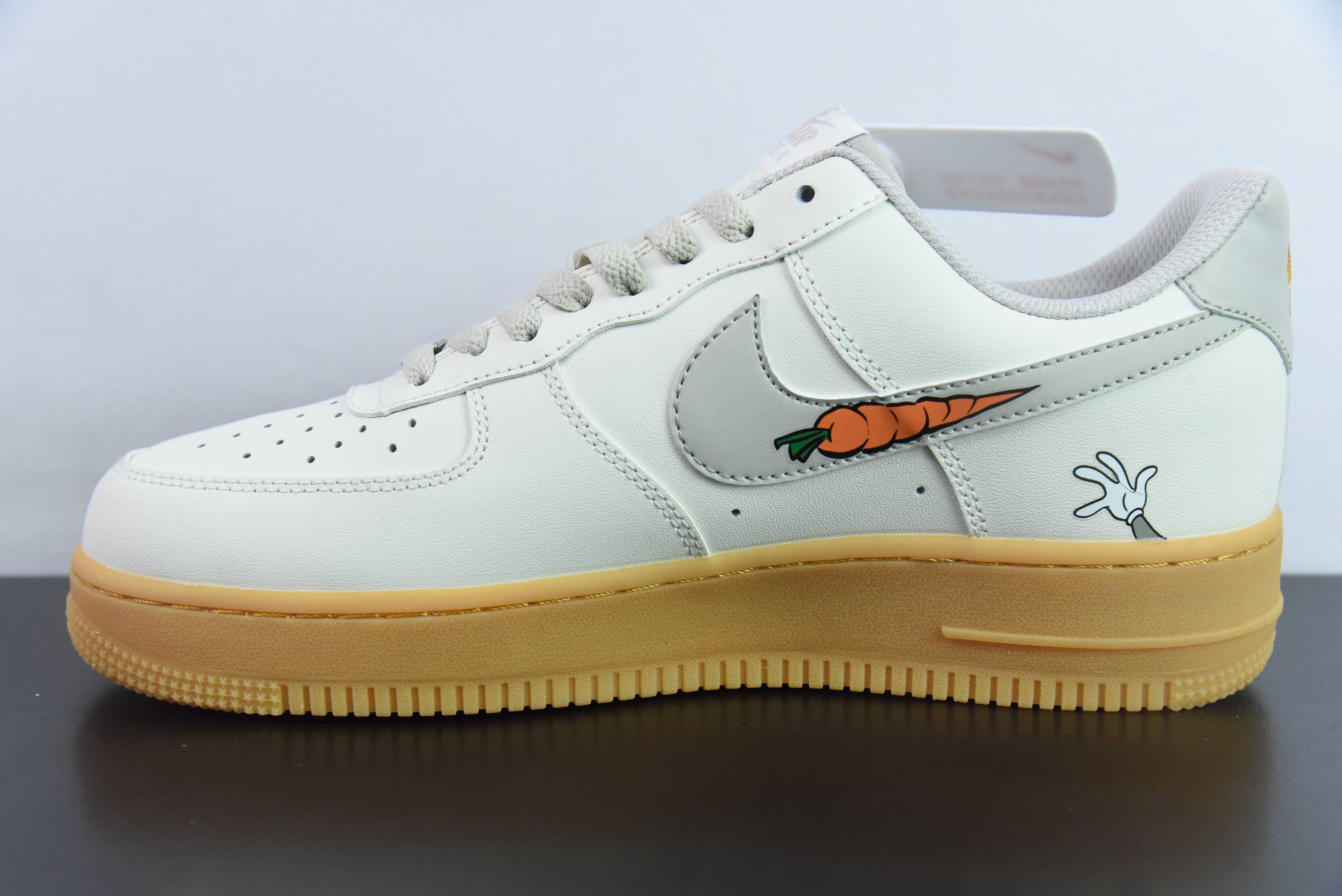 Nk 에어 포스 107 로우 벅스 버니 벅스 버니 에어 포스 1 로우탑 캐주얼 보드쇼츠 제품 번호: XC2351-660 사이즈: 36-44