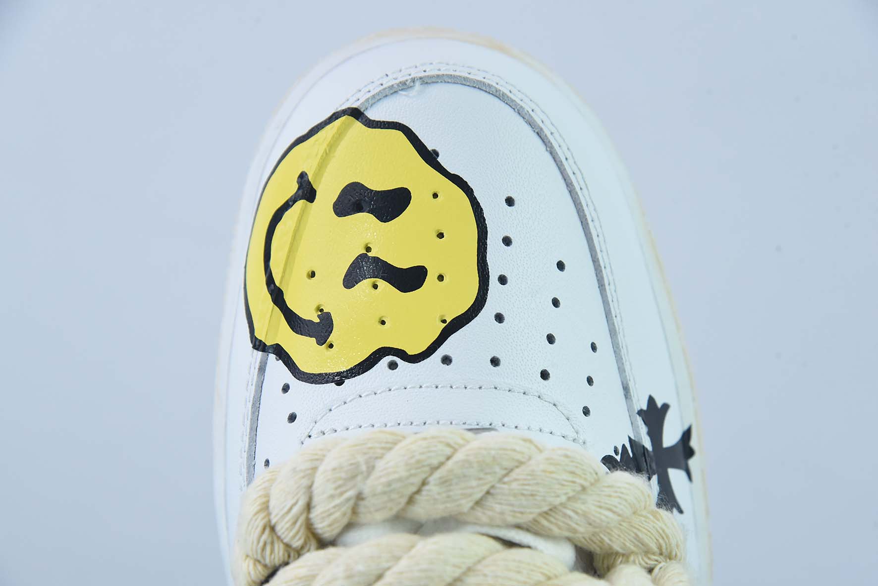 에어 포스 1 07 LV8 크로스/스마일 에어 포스 원 화이트 크로스 옐로우 스마일리 두꺼운 레이스 업 CW2288-111 사이즈: 36-44