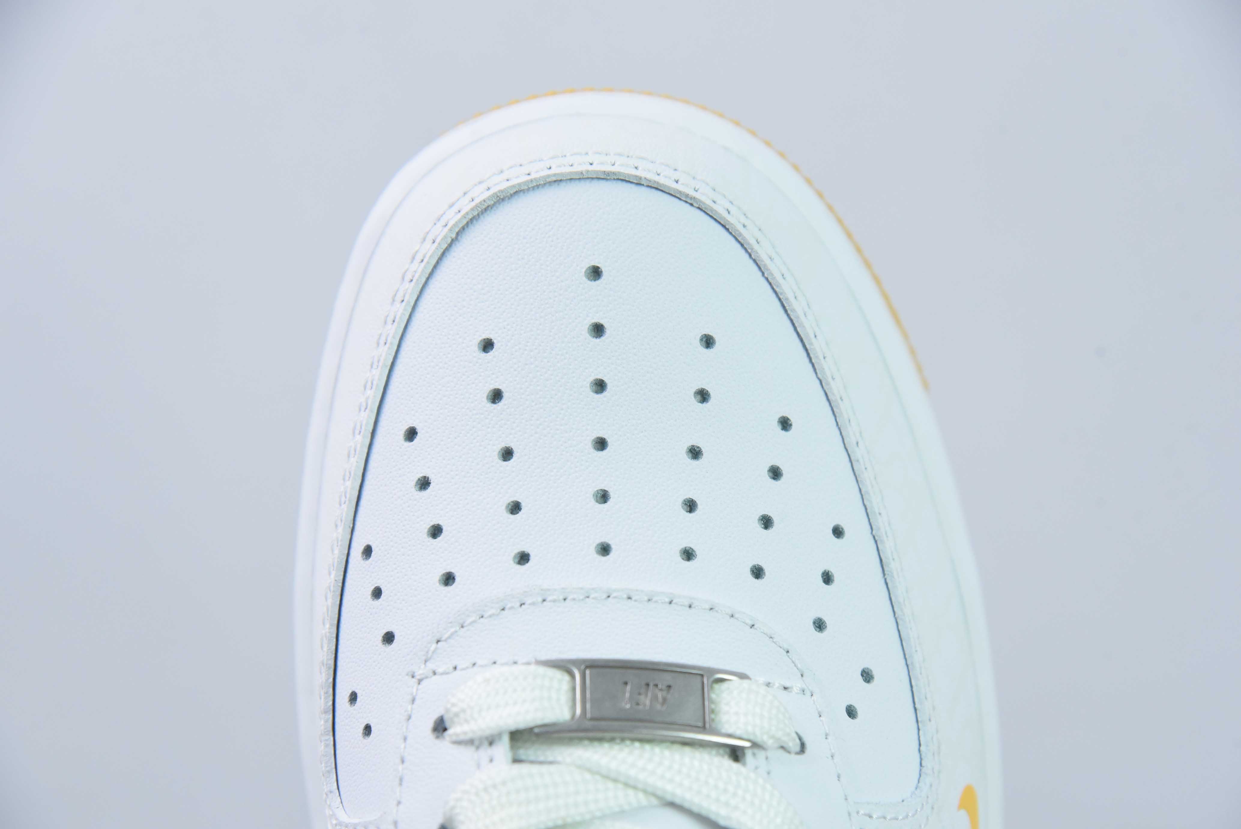 나이키 에어 포스 1 07 로우 디올 공동 브랜드 - 옐로우 다크 나이트 스토커 에어 포스 1 아이템 번호: DR6239-838 사이즈: 36-44