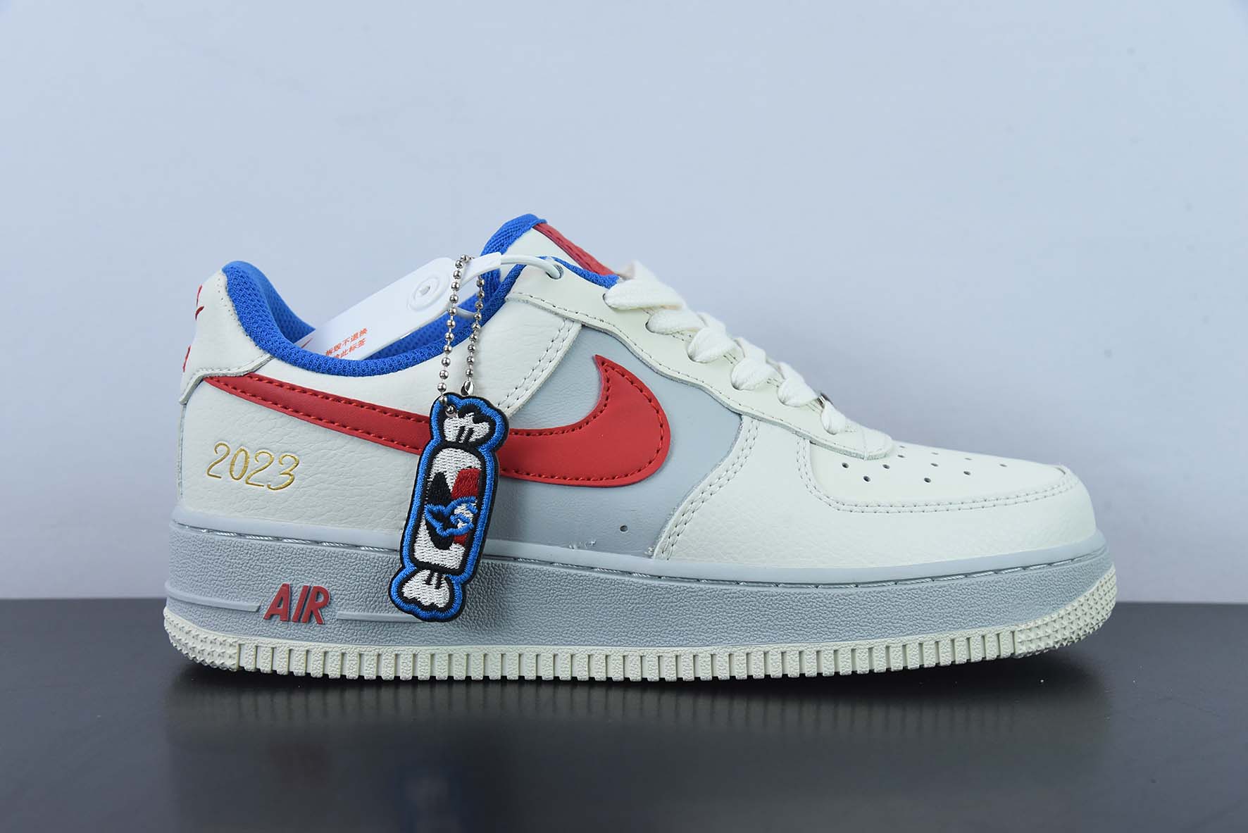 나이키 에어 포스 1 07 로우 그레이트 화이트 래빗 밀크덕 만다린 덕스 2023 에어 포스 1 로우 탑 캐주얼 스니커즈 아이템 번호:CW0088-918 사이즈:36-44