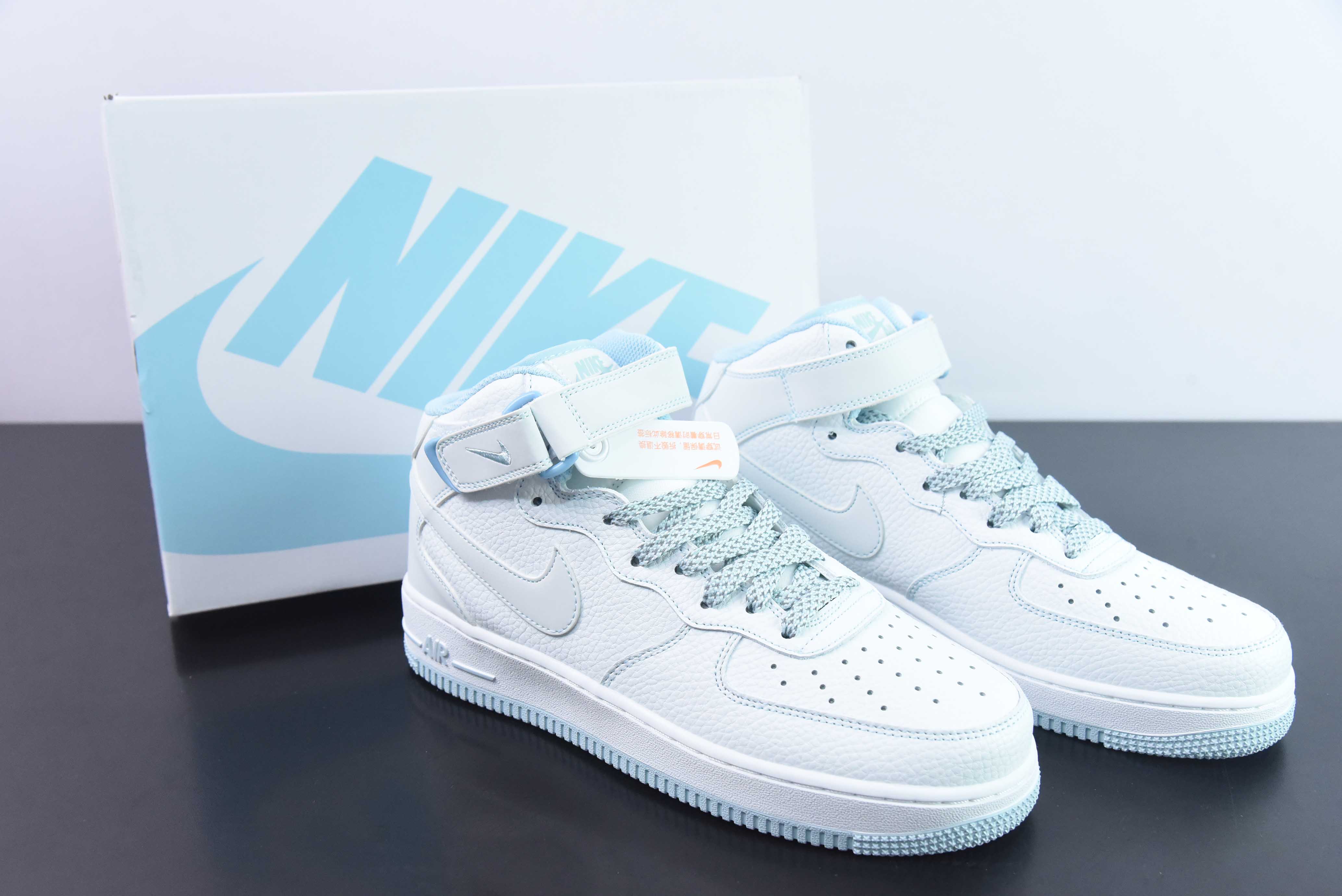 에어 포스 미드 아이스 블루 풀 스카이 스타 화이트 블루 마커 에어 포스 107 미드 (마커로 낙서 가능) 아이템 번호: MK0619-255 사이즈: 36-44