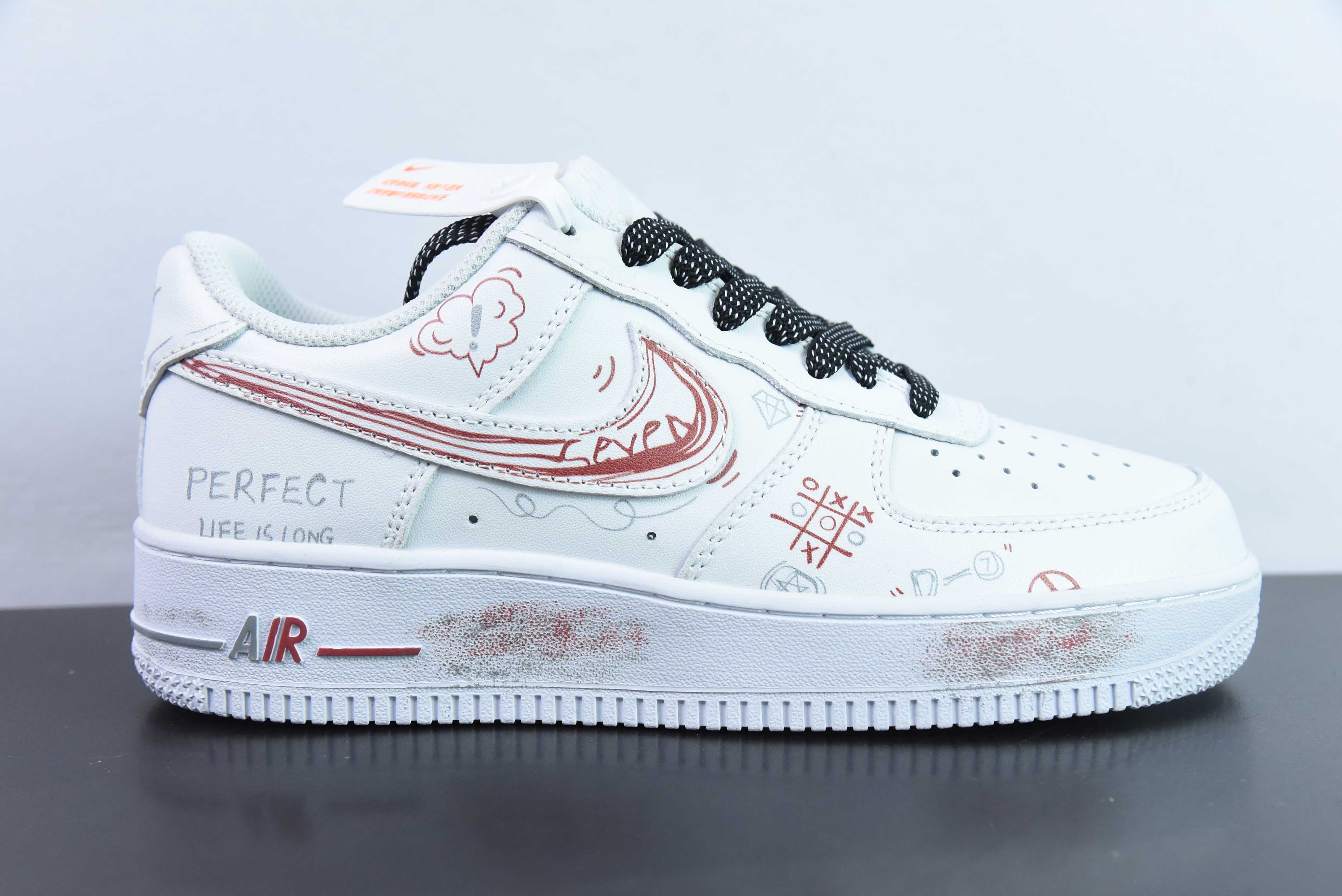 에어 포스 1 07 로우 화이트 및 레드 그래피티 에어 포스 1 아이템: AM0703-123 사이즈: 36-44