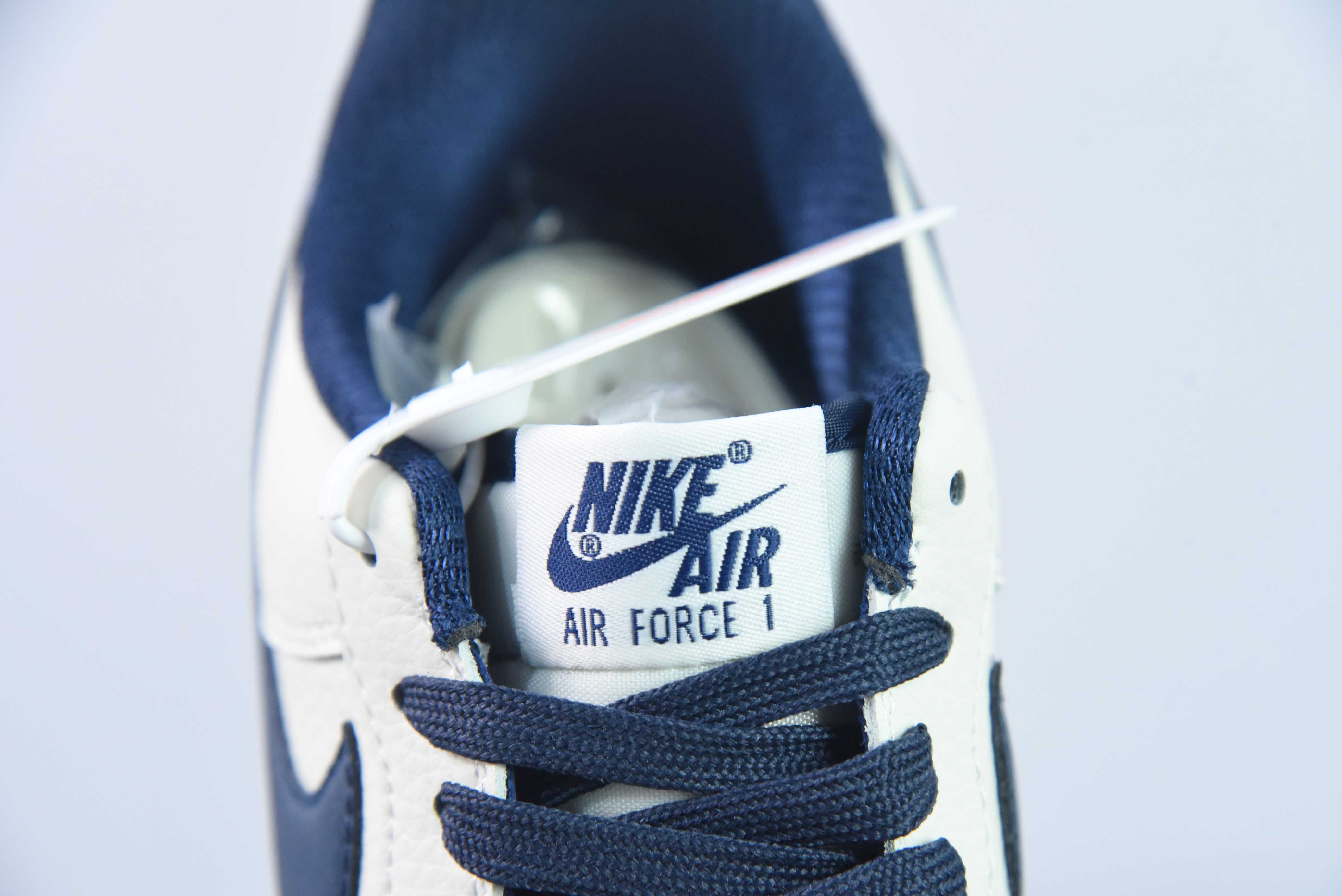 나이키 에어 포스 1 로우 07 미삽 블루 배색 로우탑 에어 포스 1 캐주얼 스니커즈 아이템 번호: PA3035-068 사이즈: 36-44