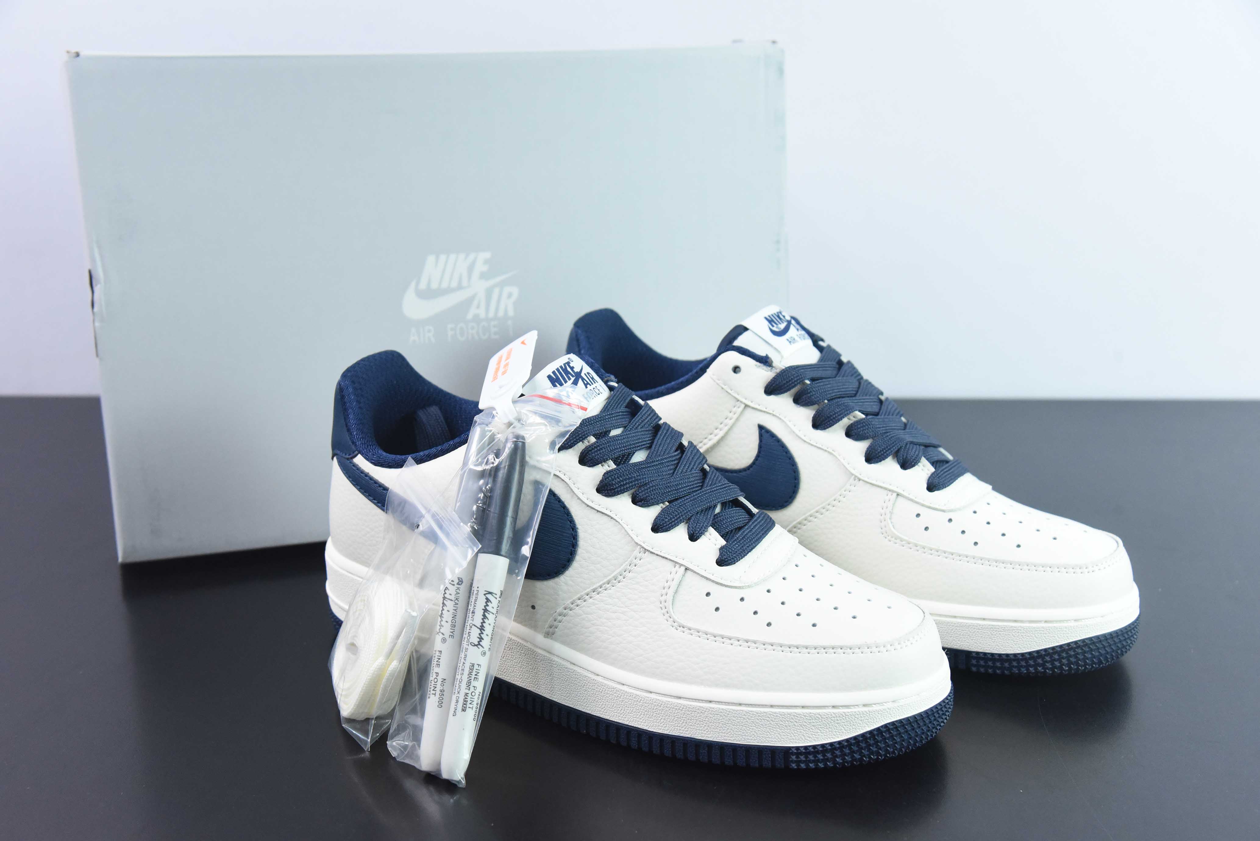 나이키 에어 포스 1 로우 07 미삽 블루 배색 로우탑 에어 포스 1 캐주얼 스니커즈 아이템 번호: PA3035-068 사이즈: 36-44