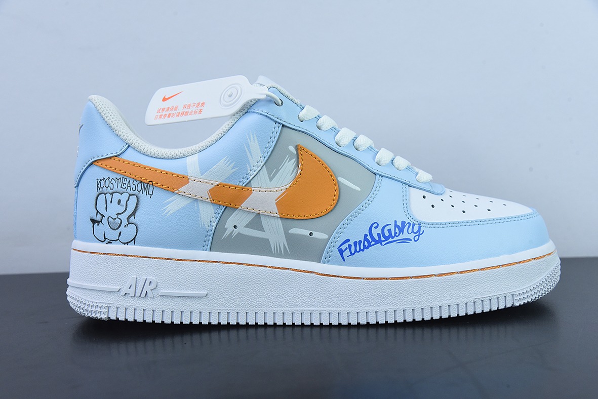 나이키 에어 포스 1 07 화이트와 블루 이차 위안 그래피티 에어 포스 원 로우탑 캐주얼 트레이너 아이템: CW2288-669 사이즈: 36-44