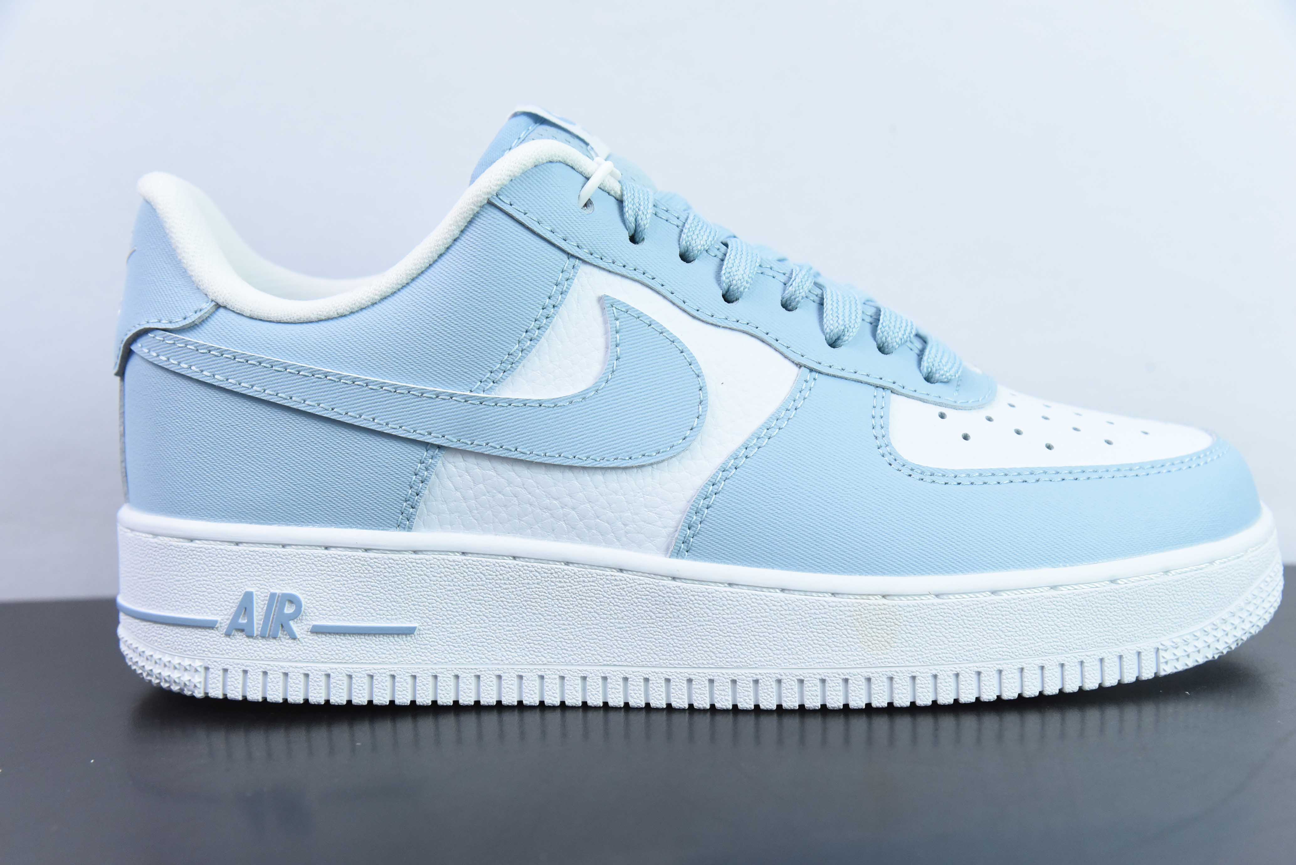 NK 에어 포스 1 07 로우 에어 포스 원 로우 탑 백 캐주얼 스포츠 보드 슈즈 아이템 : FZ4627-400 사이즈 : 36-44