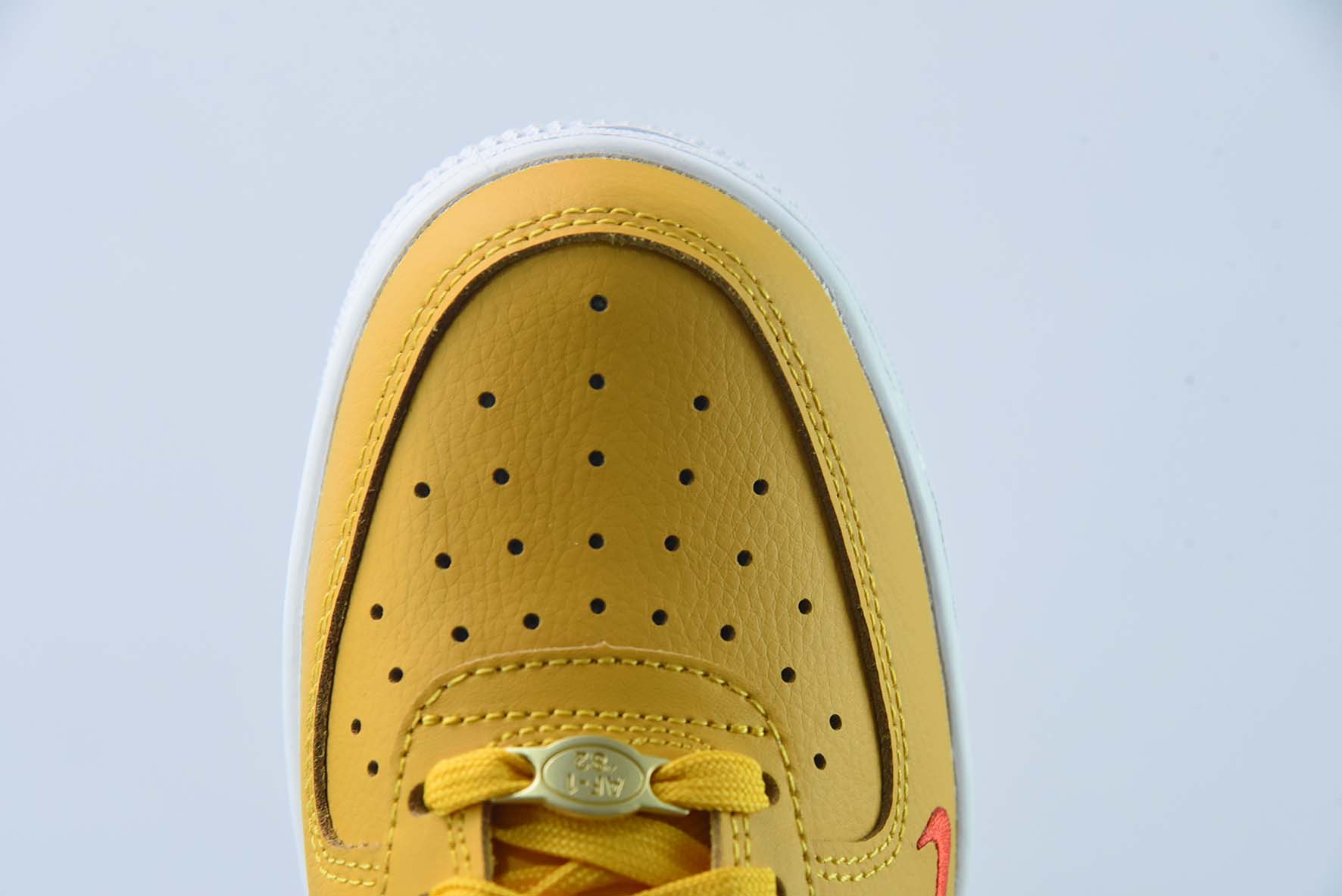 나이키 에어 포스 1 07 로우 화이트 오렌지 옐로우 레드 스몰 후크 에어 포스 1 로우 탑 운동 캐주얼 보드 슈즈 아이템 번호: DQ7582 700 사이즈: 36-44