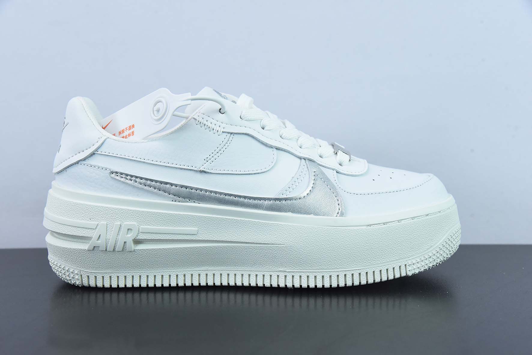 나이키 에어 포스1 로우 PLTAF.ORM 서밋 화이트/메탈릭 실버 변형 더블 레이어 솔 에어 포스 원 베이지 실버 DJ9946-101 사이즈: 36-44