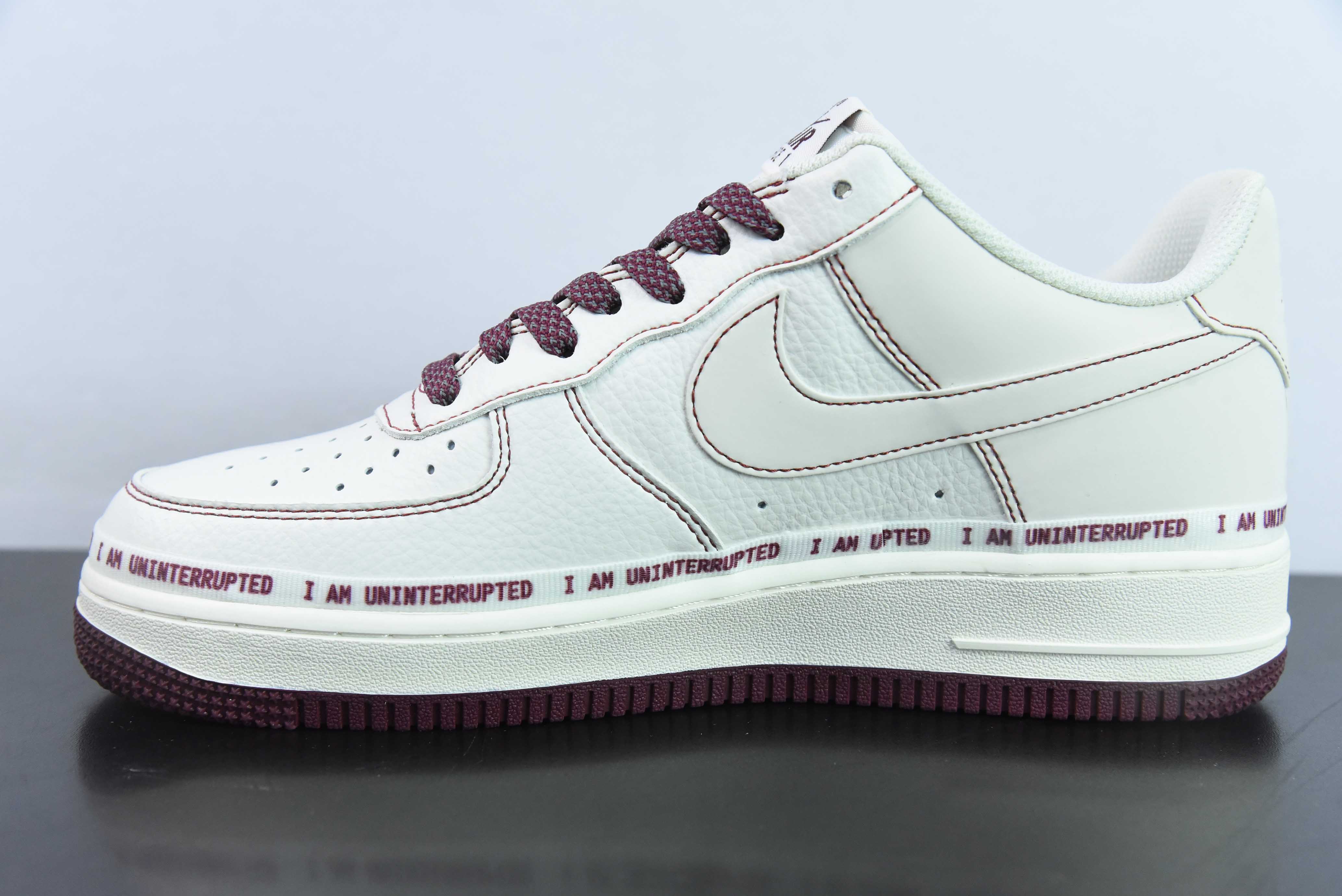 언인터럽티드 x Nk 에어 포스 107 로우 MORE THAN 버건디 시그니처 그래피티 에어 포스 1 로우 탑 캐주얼 보드 슈즈 별이 가득한 아이템: HL6959-887 사이즈: 36-44