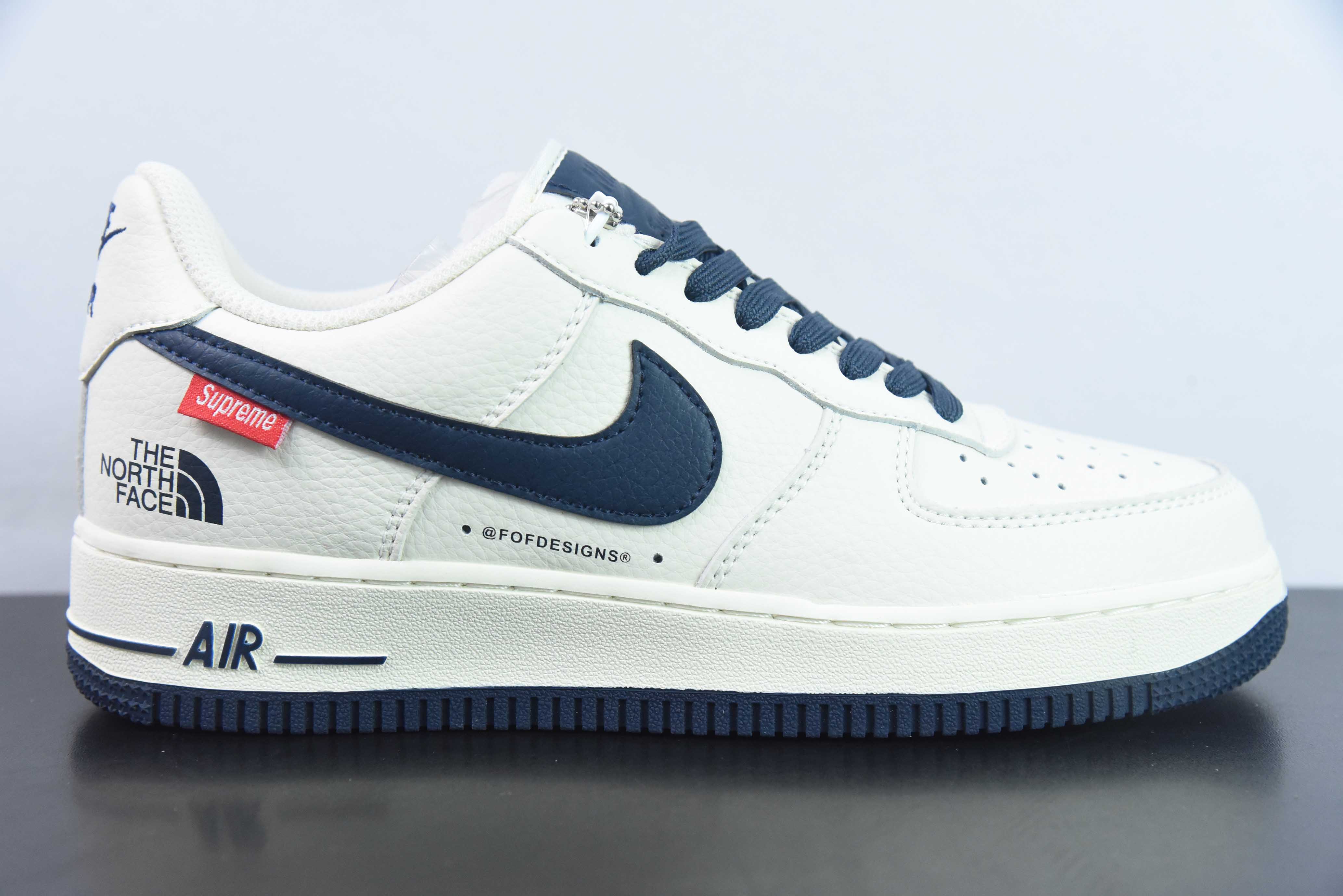 나이키 에어 포스 1 로우 07 x 더 노스페이스 x 슈프림 3사 공동 브랜드 에어 포스 1 로우탑 운동화 아이템 번호: SU2305-005 사이즈: 36-44