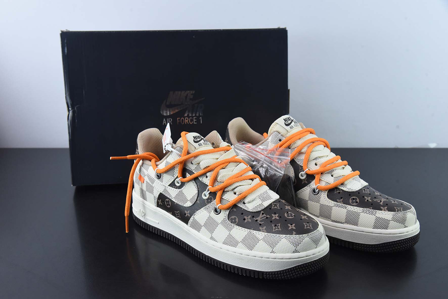 나이키 에어 포스 1 07 로우 LV 베이지/커리 디컨스트럭션 시리즈 레이스업 스타일 에어 포스 1 로우 탑 아이템 번호: 36-44