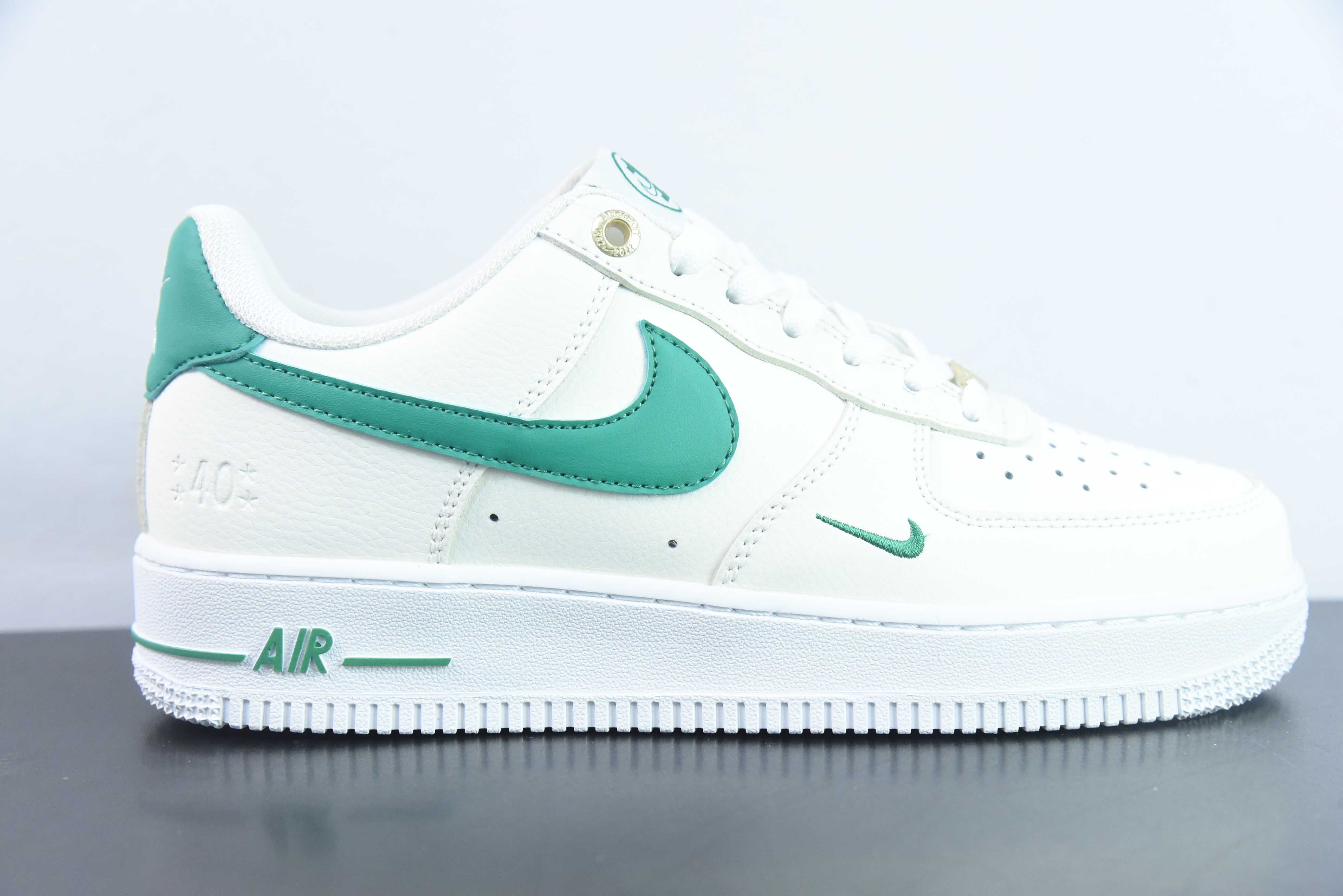 나이키 에어 포스 1 에어 포스 1 로우탑 캐주얼 신발 품목 번호: DQ7582-101 사이즈: 36-44