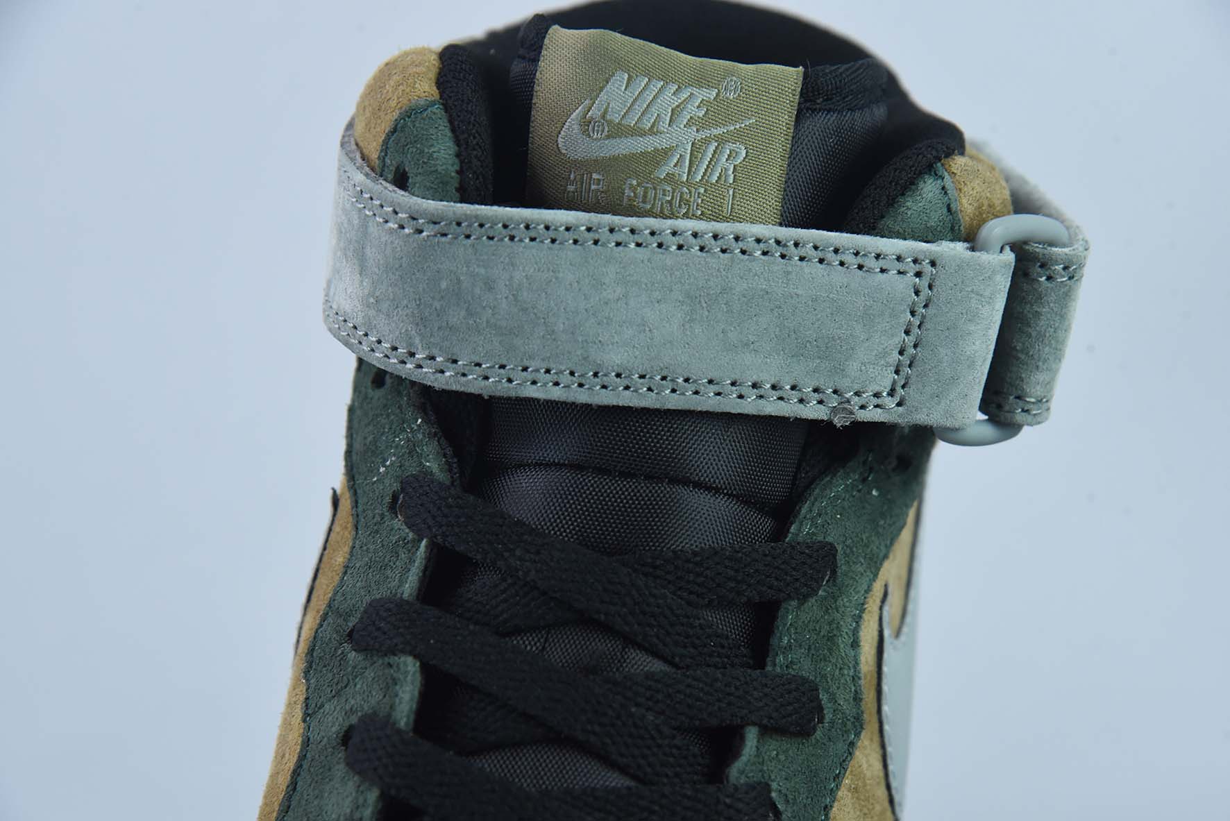 나이키 에어 포스 1 로우 07 크리스마스 크리스마스 트리 테마 컬러 에어 포스 1 아이템 번호: CQ5059-118 사이즈: 36-44