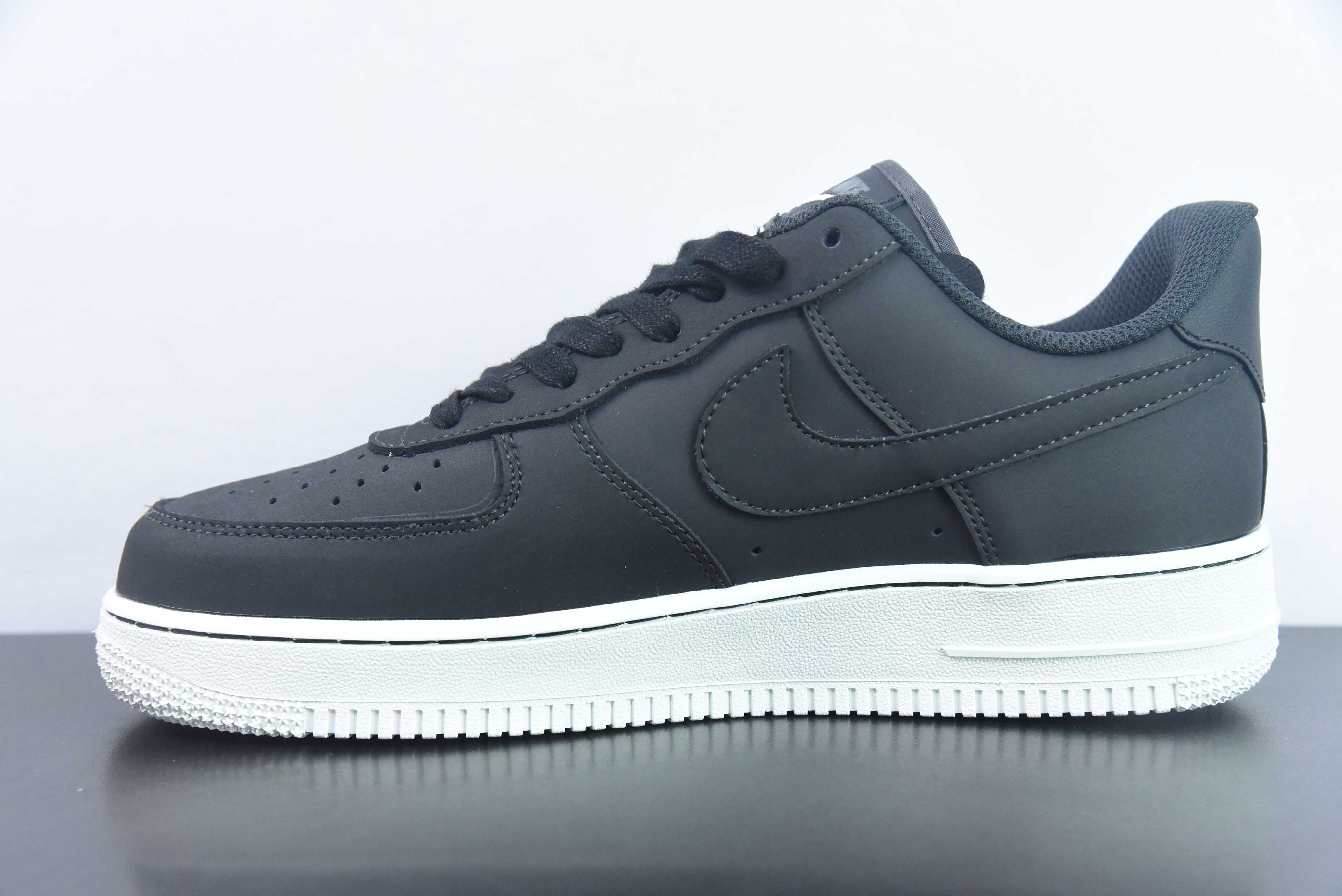 나이키 에어 포스 1 로우 블랙 스웨이드 에어 포스 1 로우 탑 운동 캐주얼 보드 슈즈 아이템 번호: DQ8571-001 사이즈: 36-44