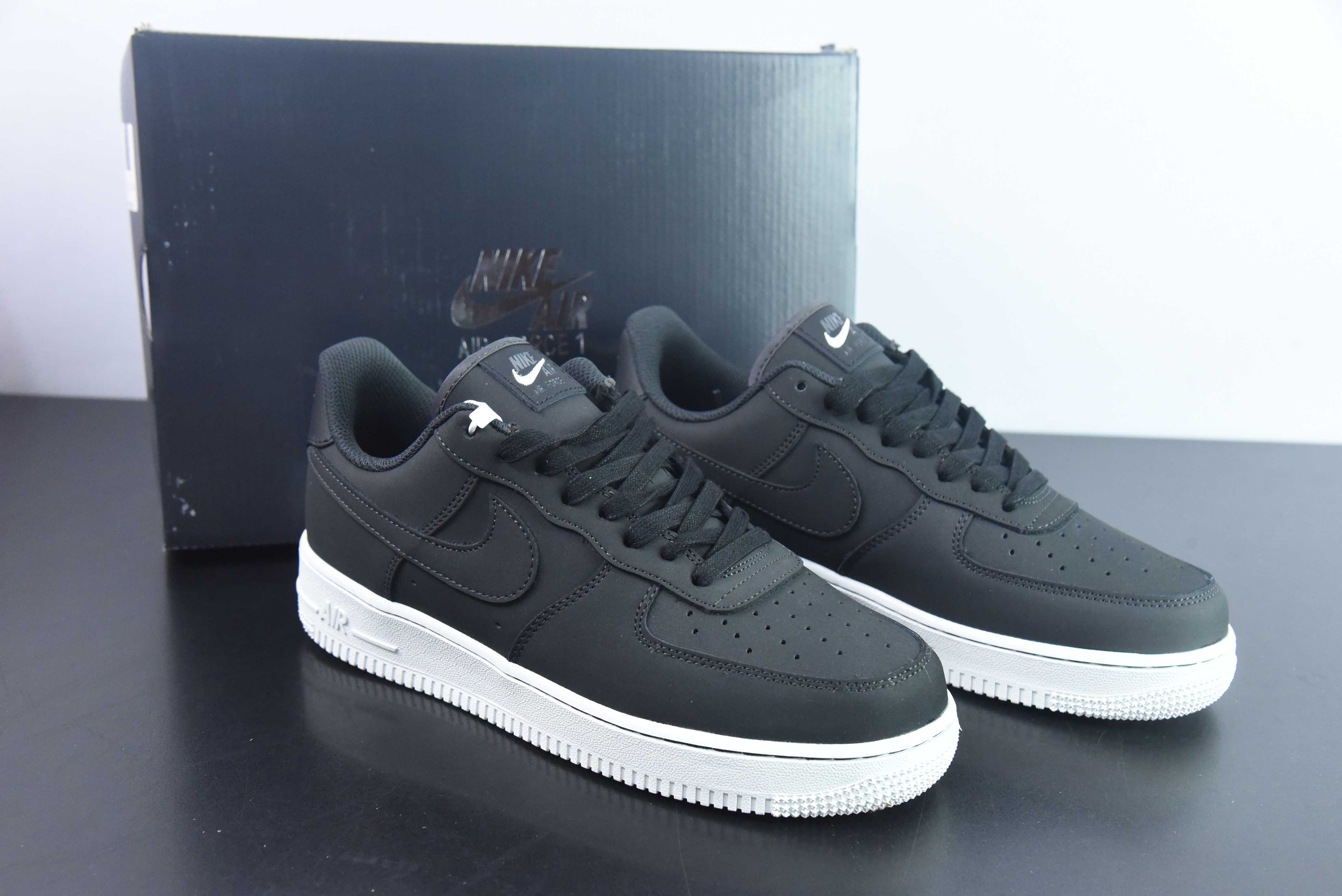 나이키 에어 포스 1 로우 블랙 스웨이드 에어 포스 1 로우 탑 운동 캐주얼 보드 슈즈 아이템 번호: DQ8571-001 사이즈: 36-44