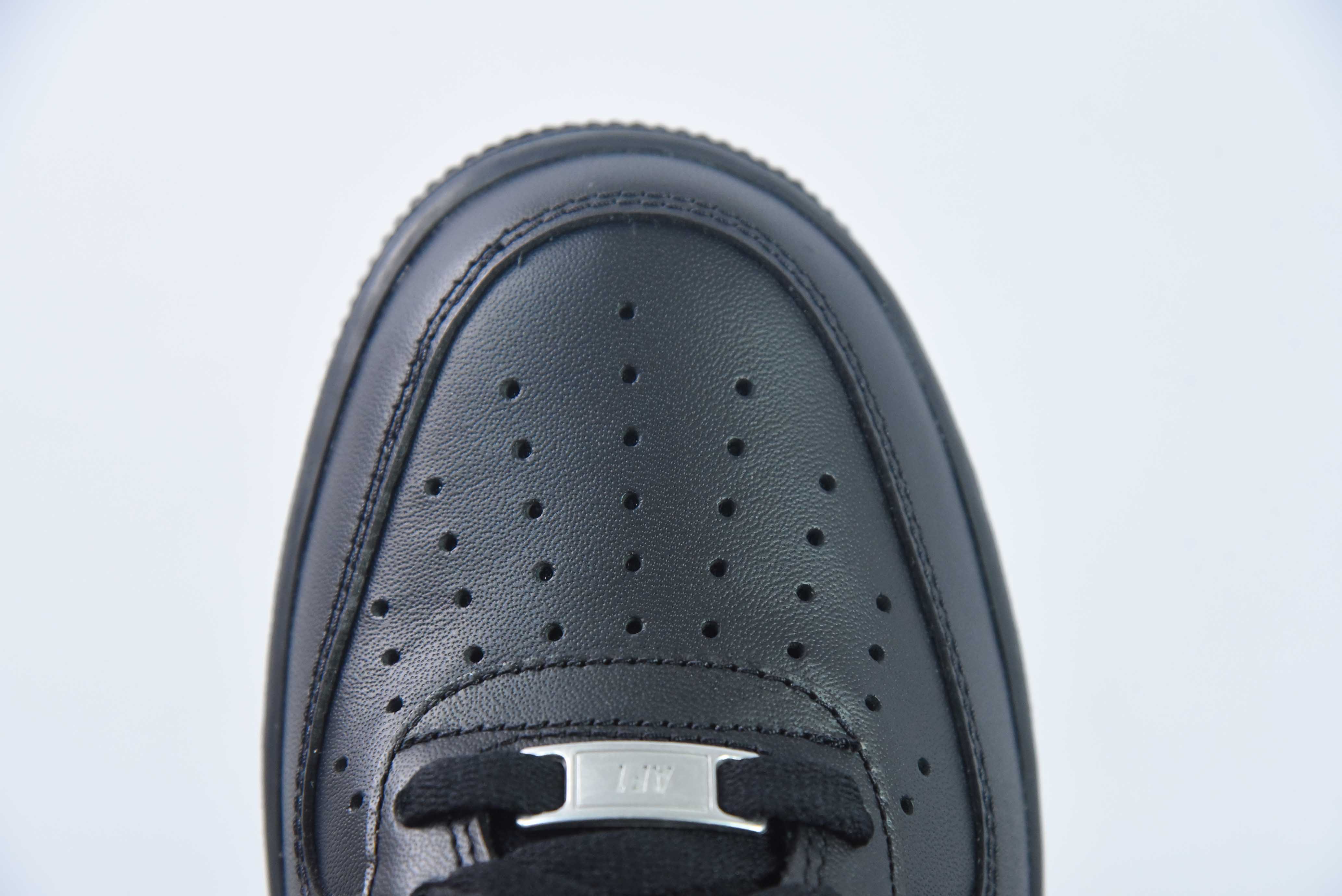 나이키 에어 포스 1 로우 07 에어 포스 1 퓨어 블랙 로우 탑 클래식 보드 슈즈 에어 포스 퓨어 블랙 아이템 번호 CW2288-001 사이즈: 36-44