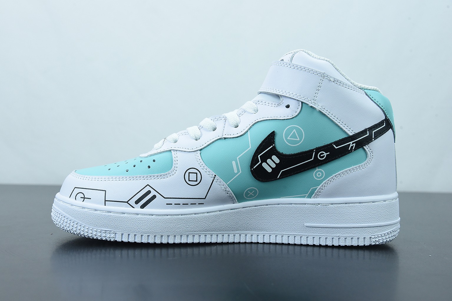 Nk 에어 포스 1 07 미드 PS5 비디오 게임 테마 에어 포스 1 미드 탑 캐주얼 보드 슈즈 아이템 번호: CW2288-116 사이즈: 36-44