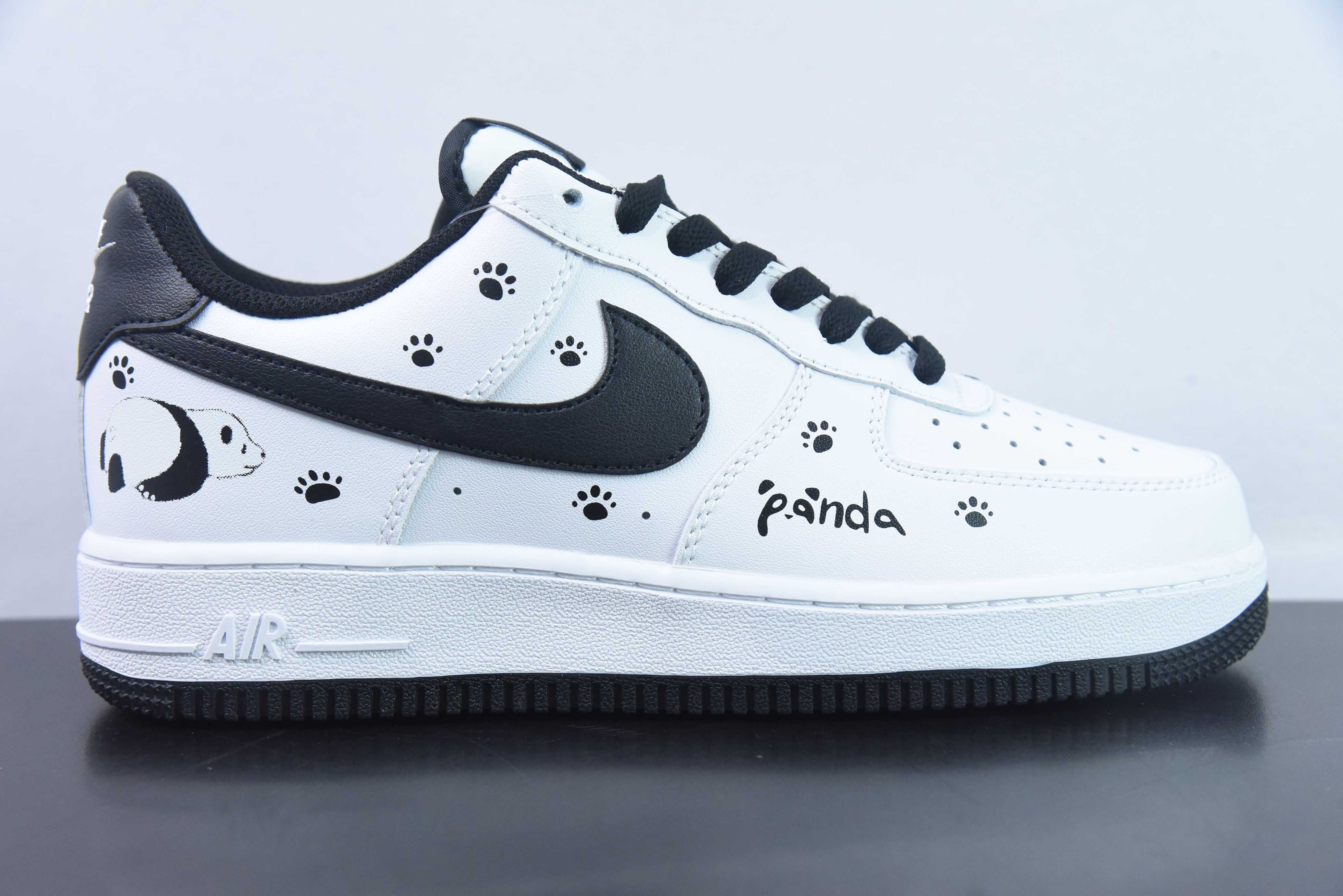 나이키 에어 포스 1 AF1 에어 포스 1/로우탑 화이트 및 블랙 팬더 프린트 펜던트 액세서리 사이즈: 36-44 아이템: DV1331-100