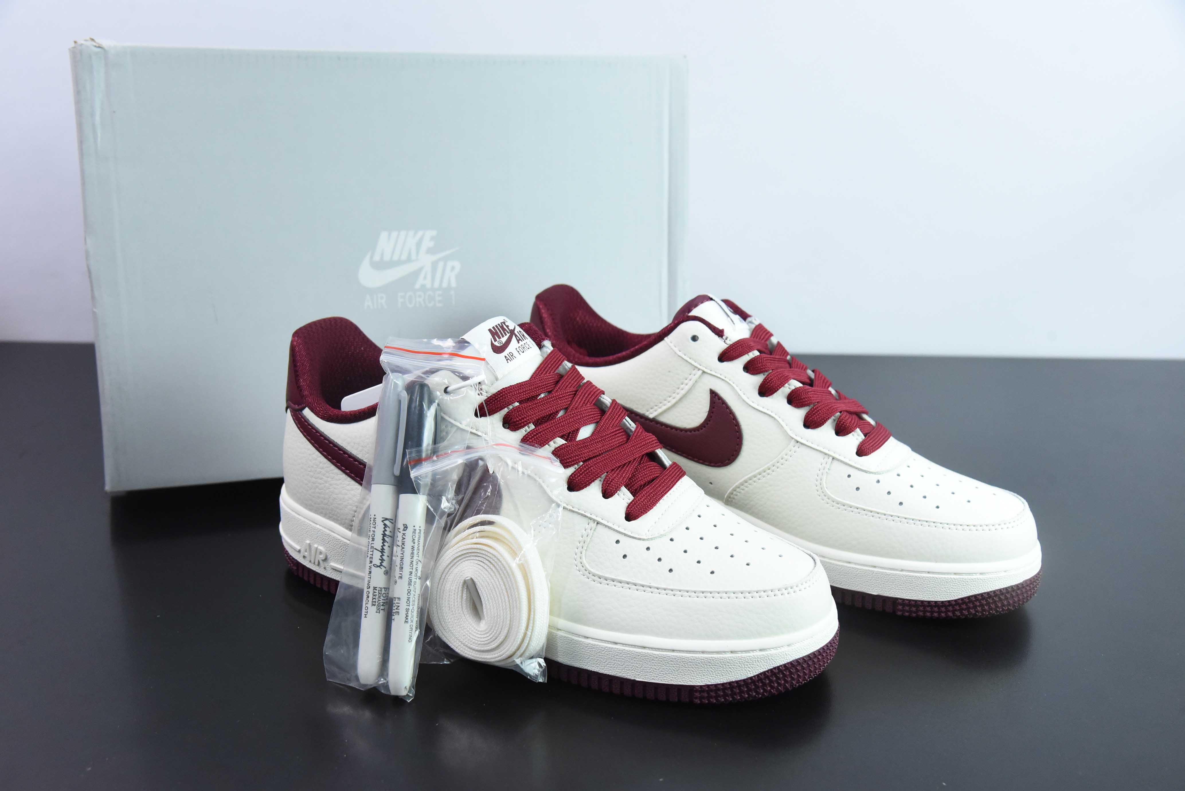 나이키 에어 포스 1 로우 07 베이지 와인 배색 로우탑 에어 포스 1 캐주얼 슈즈 아이템: GH5622-063 사이즈: 36-44