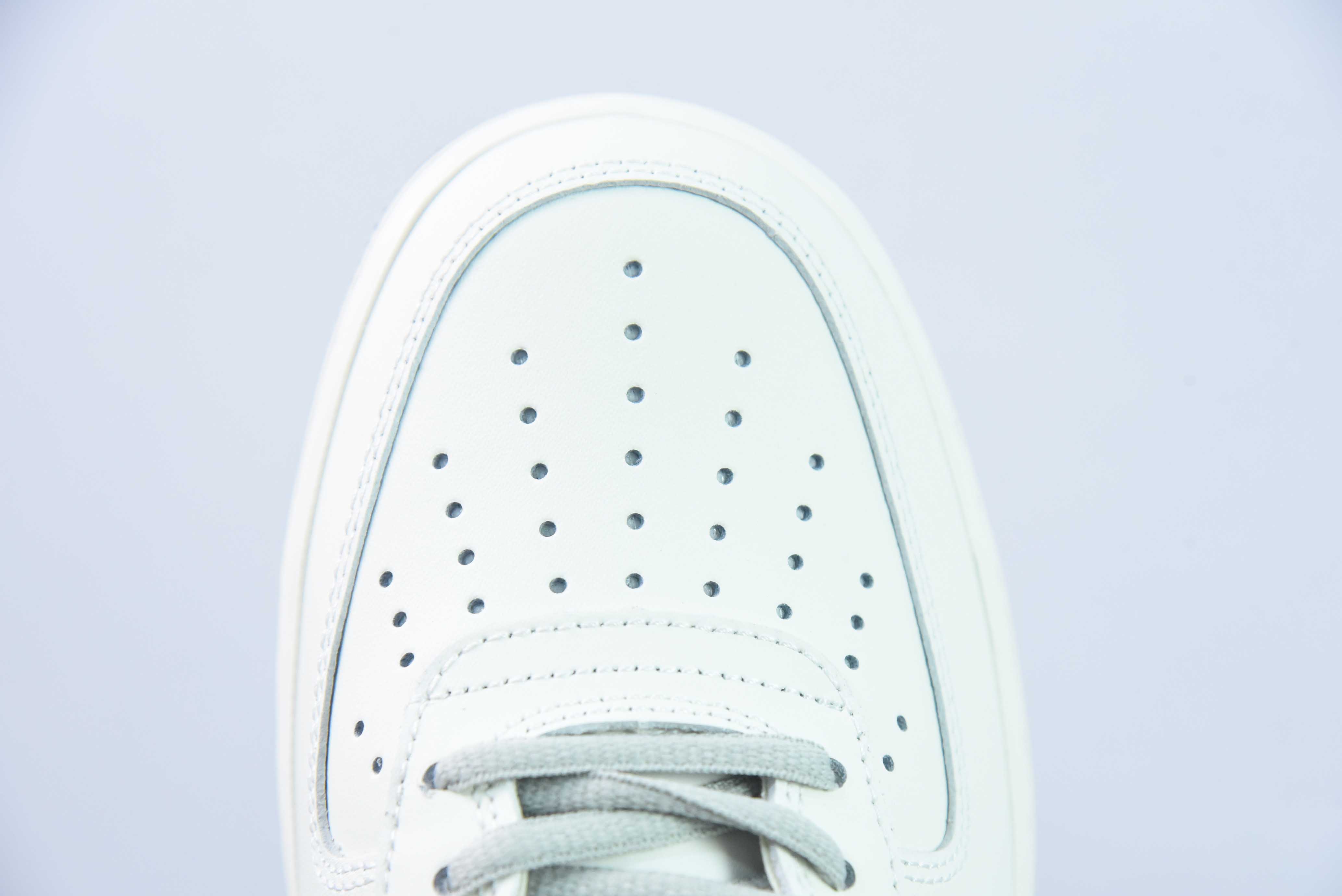 나이키 에어 포스 1 07 로우 베이지 및 그레이 크로커다일 레더 뉴욕 리미티드 에어 포스 1 로우탑 캐주얼 신발 아이템: KL4596-362 사이즈: 36-44