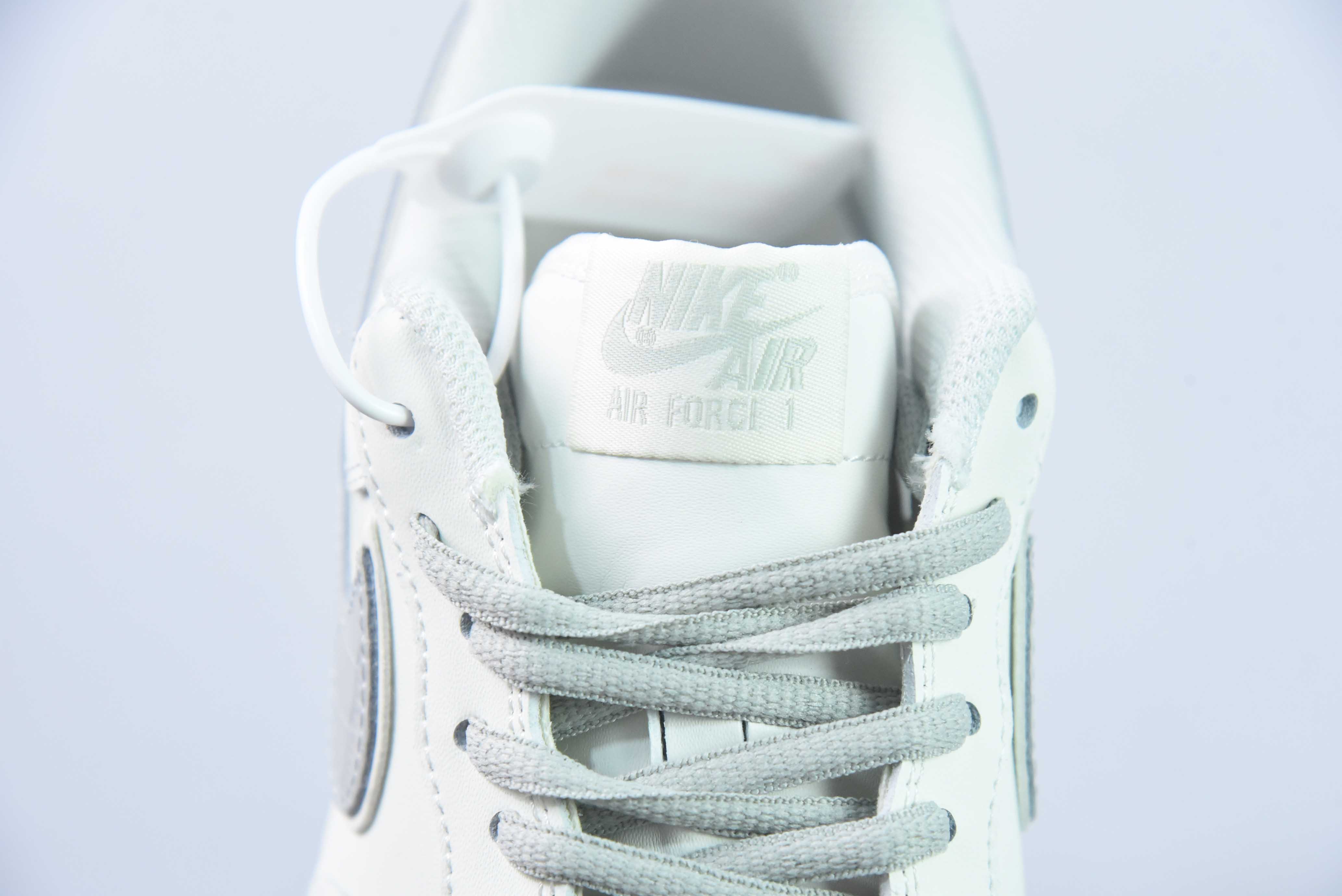 나이키 에어 포스 1 07 로우 베이지 및 그레이 크로커다일 레더 뉴욕 리미티드 에어 포스 1 로우탑 캐주얼 신발 아이템: KL4596-362 사이즈: 36-44