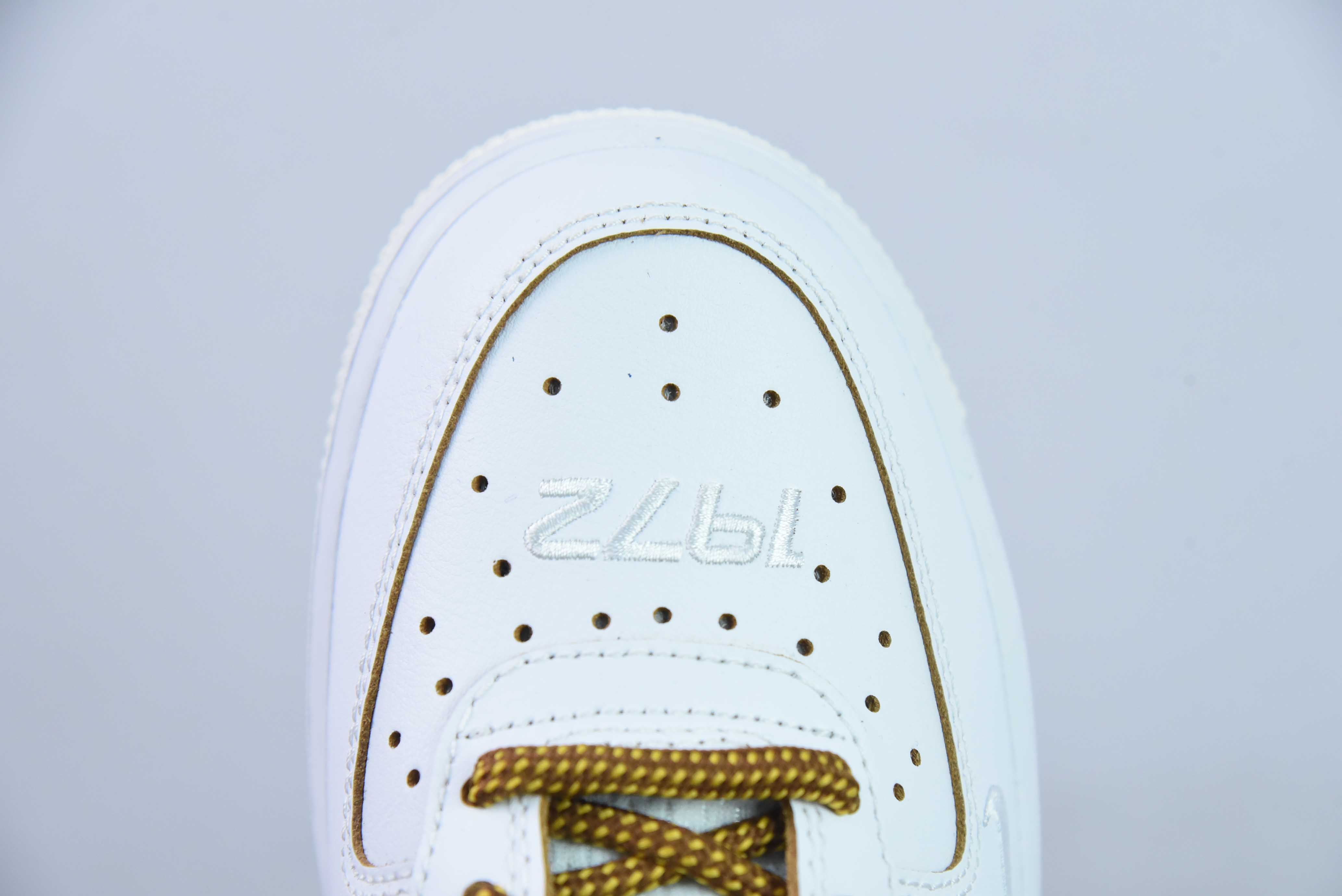 나이키 에어 포스 1 로우 에어 포스 1 로우탑 애슬레저 보드숏 헴프 브라운 아이템 번호: HF5716-111 사이즈: 36-44