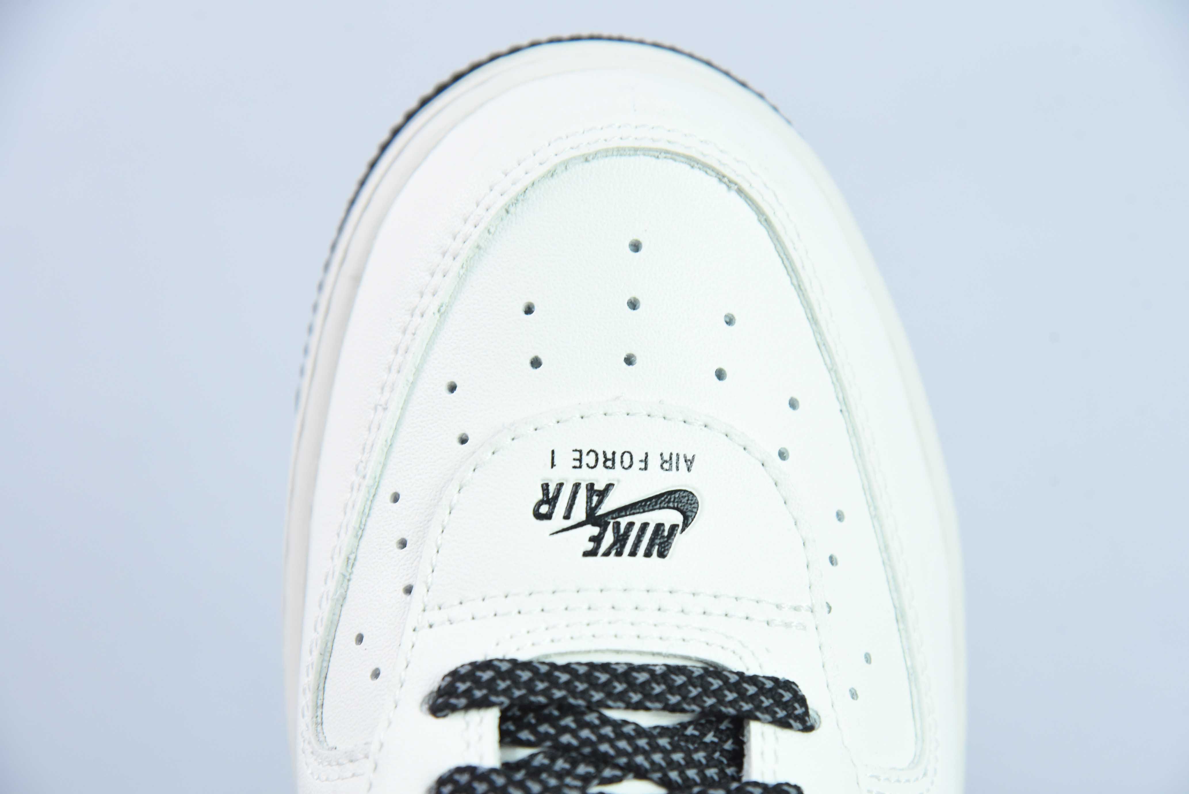 나이키 에어 포스 1 07 로우 나이키 쓰리 훅스 블랙 스타 에어 포스 1 로우 탑 캐주얼 신발 품목 번호: CJ1379-602 사이즈: 36-44