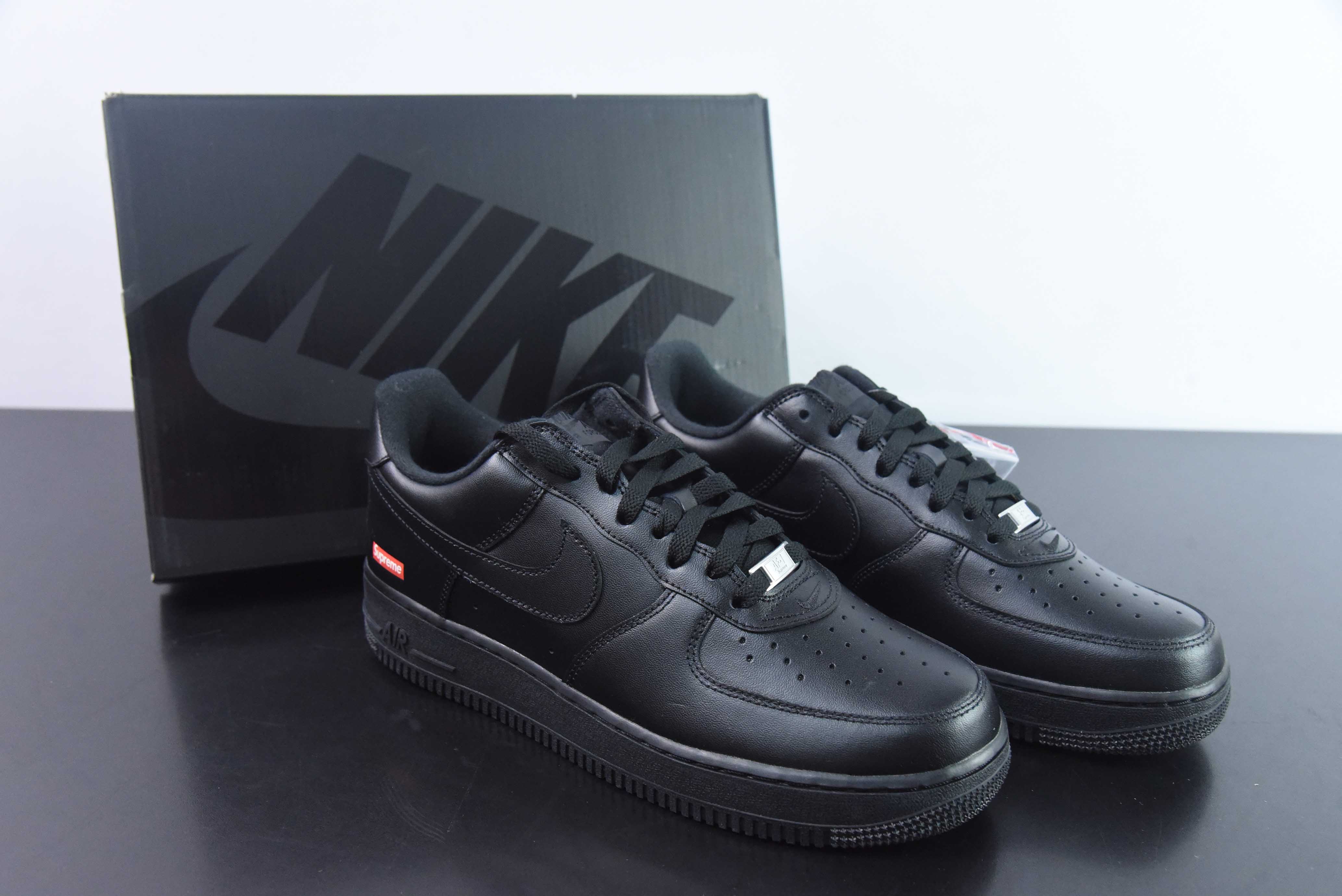 슈프림 x 나이키 에어 포스 1 로우 박스 로고 블랙 아이템: CU9225 001 사이즈: 35.5-47