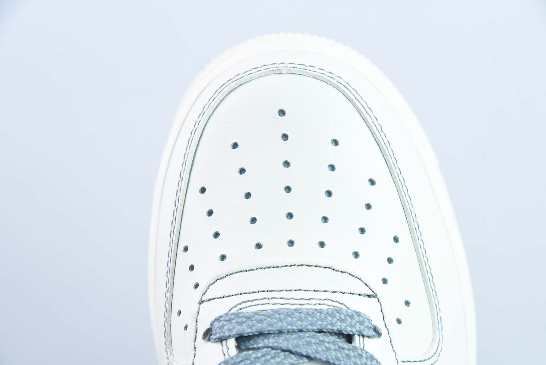 나이키 에어 포스 1 로우 07 벅스 버니 하늘의 흰색과 회색 별 로우탑 에어 포스 1 아이템 번호: 315122-606 사이즈: 36-44