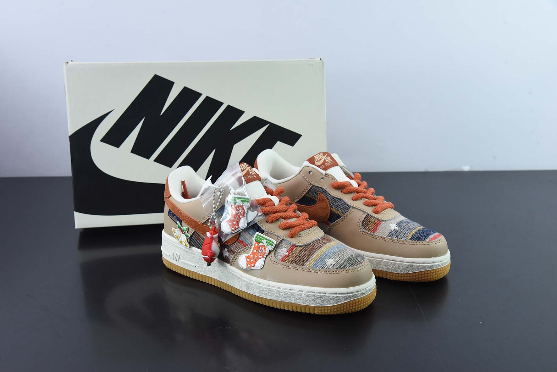 펜들턴 X 나이키 에어 포스 107 로우 에어 포스 원 시리즈 클래식 로우탑 다용도 캐주얼 트레이너 크리스마스 컬러 CW2288-686 사이즈: 36-44